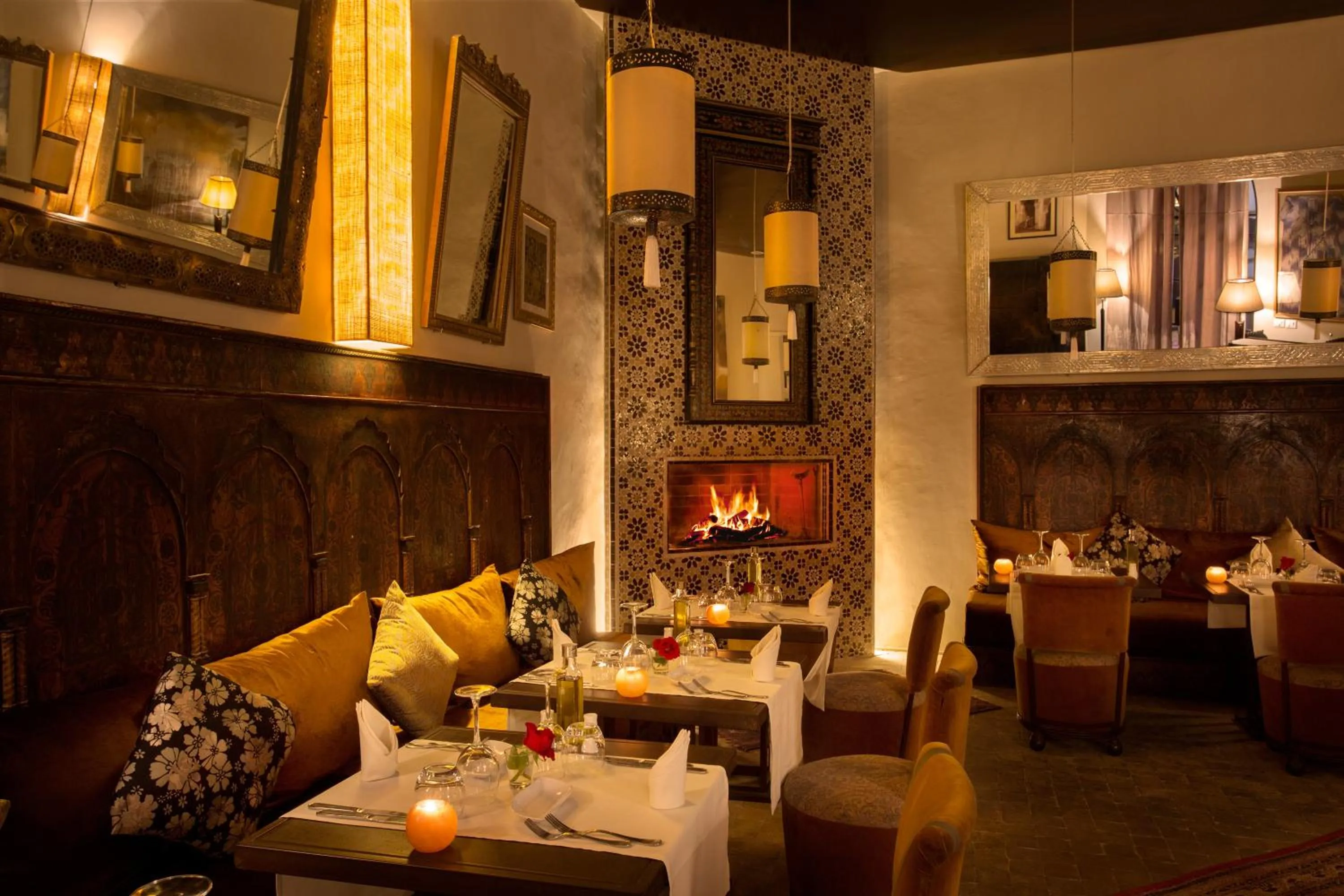 Restaurant/places to eat in Palais Khum