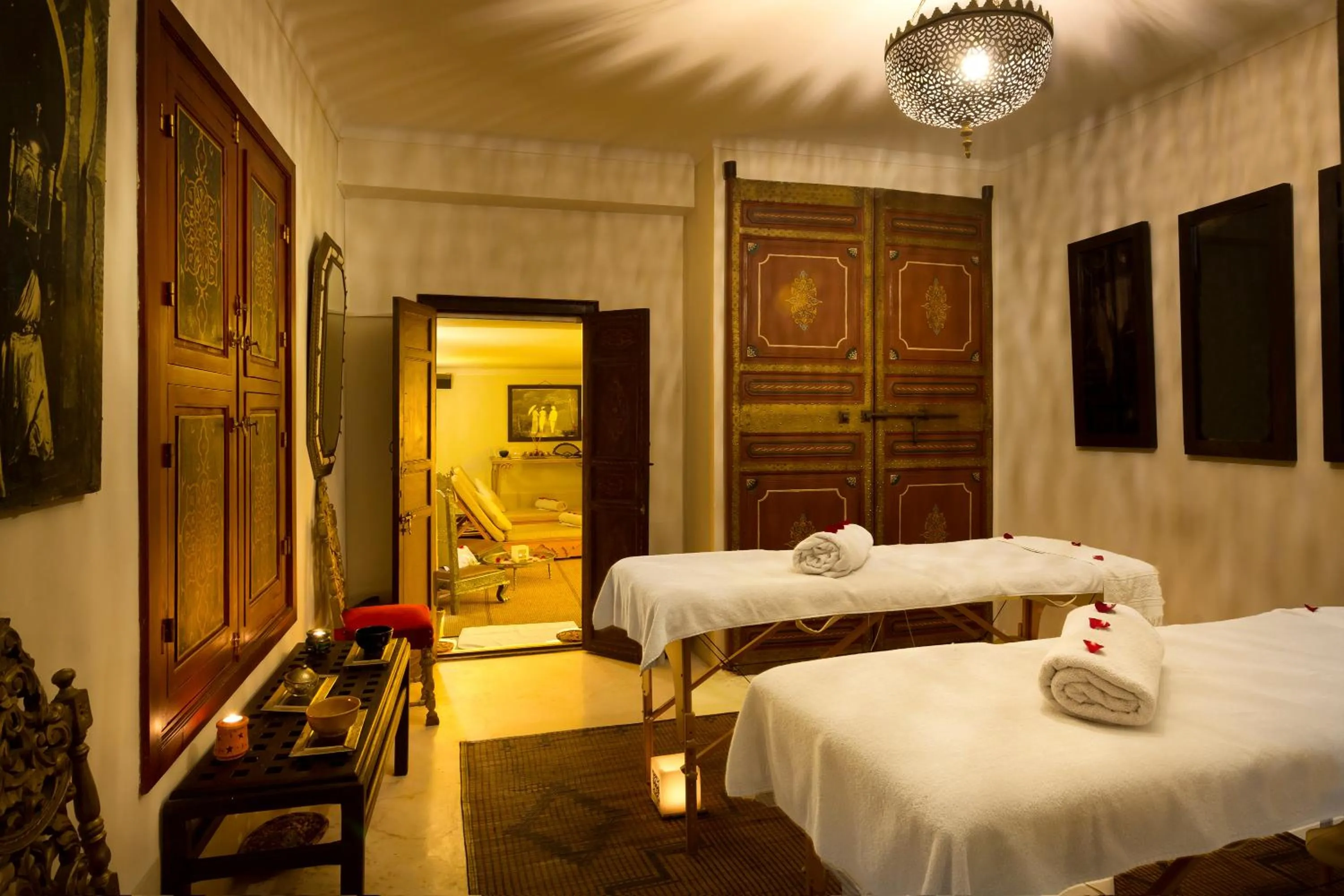 Massage, Bed in Palais Khum