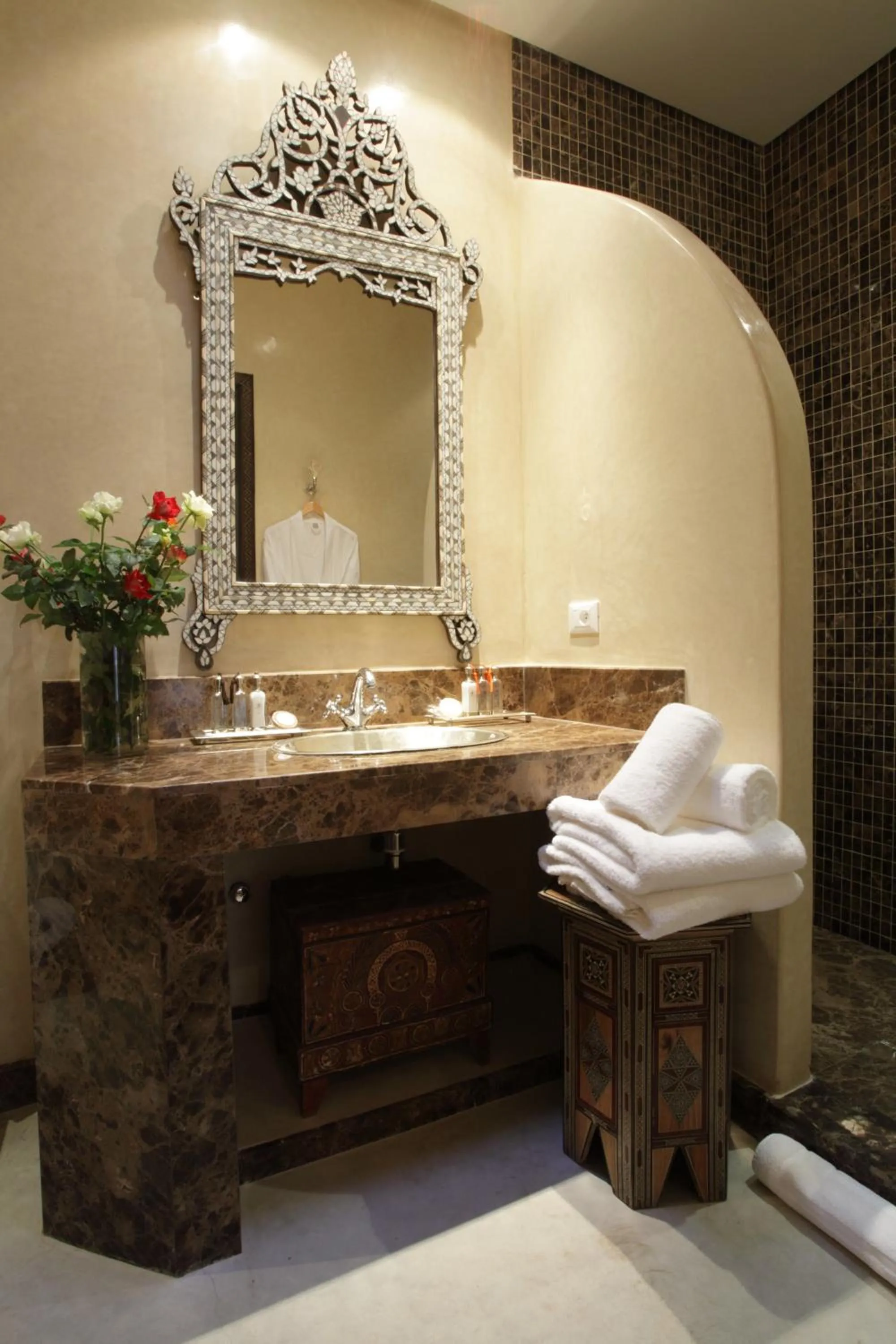 Bathroom in Palais Khum