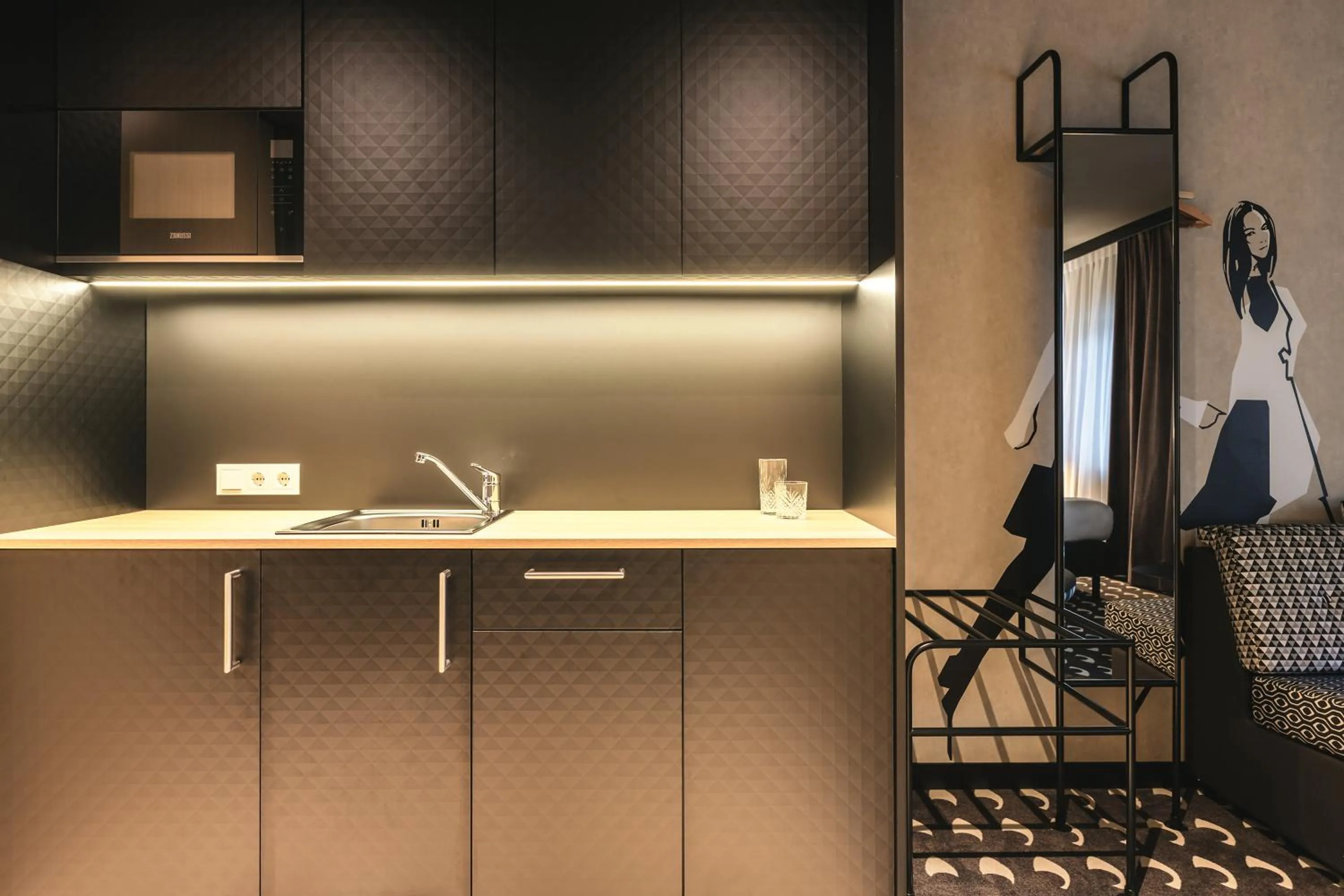 Kitchen or kitchenette in ibis Styles Arnhem Centre