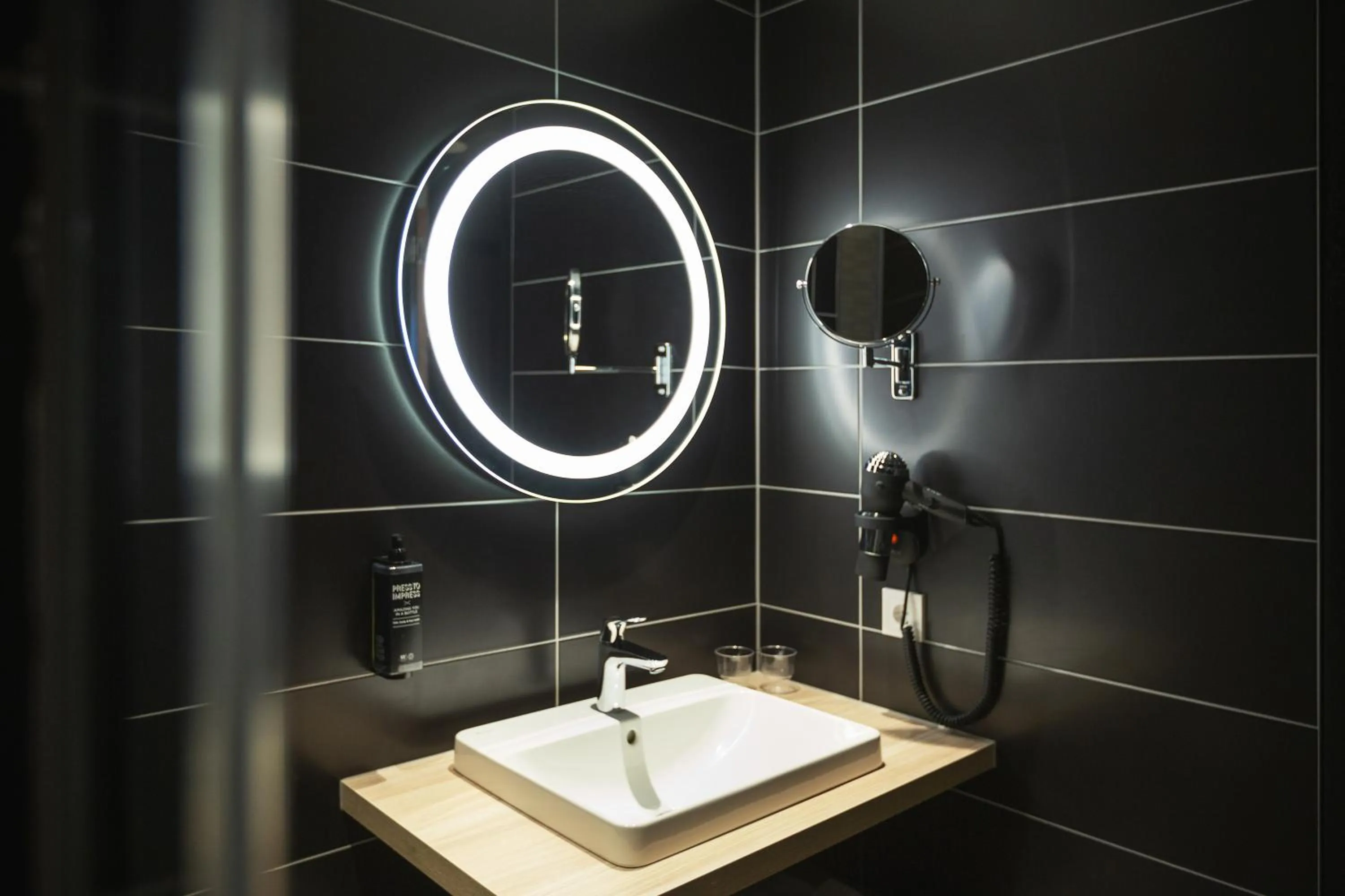 Bathroom in ibis Styles Arnhem Centre