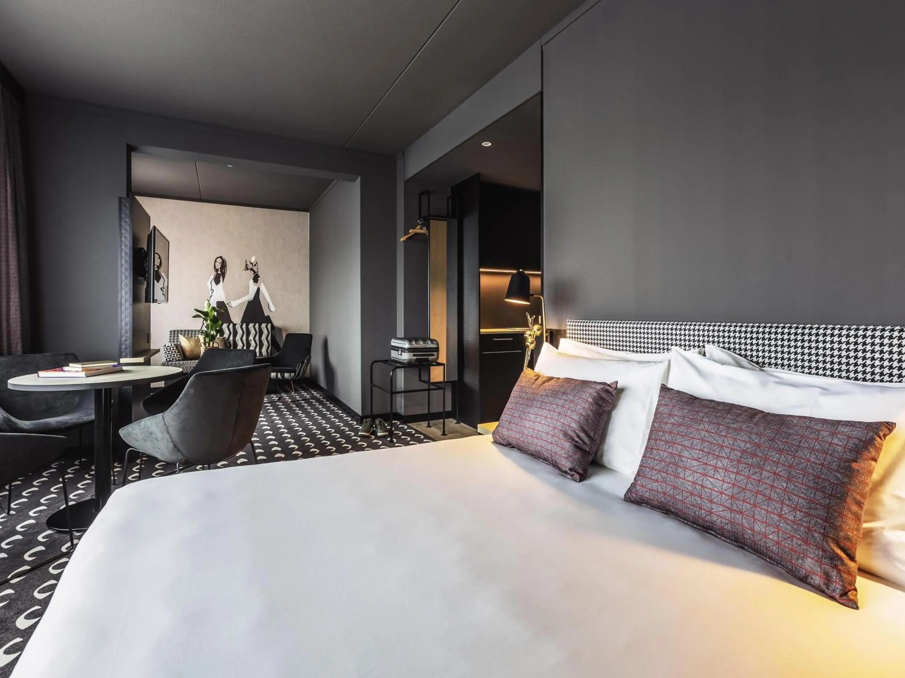 Bedroom, Bed in ibis Styles Arnhem Centre