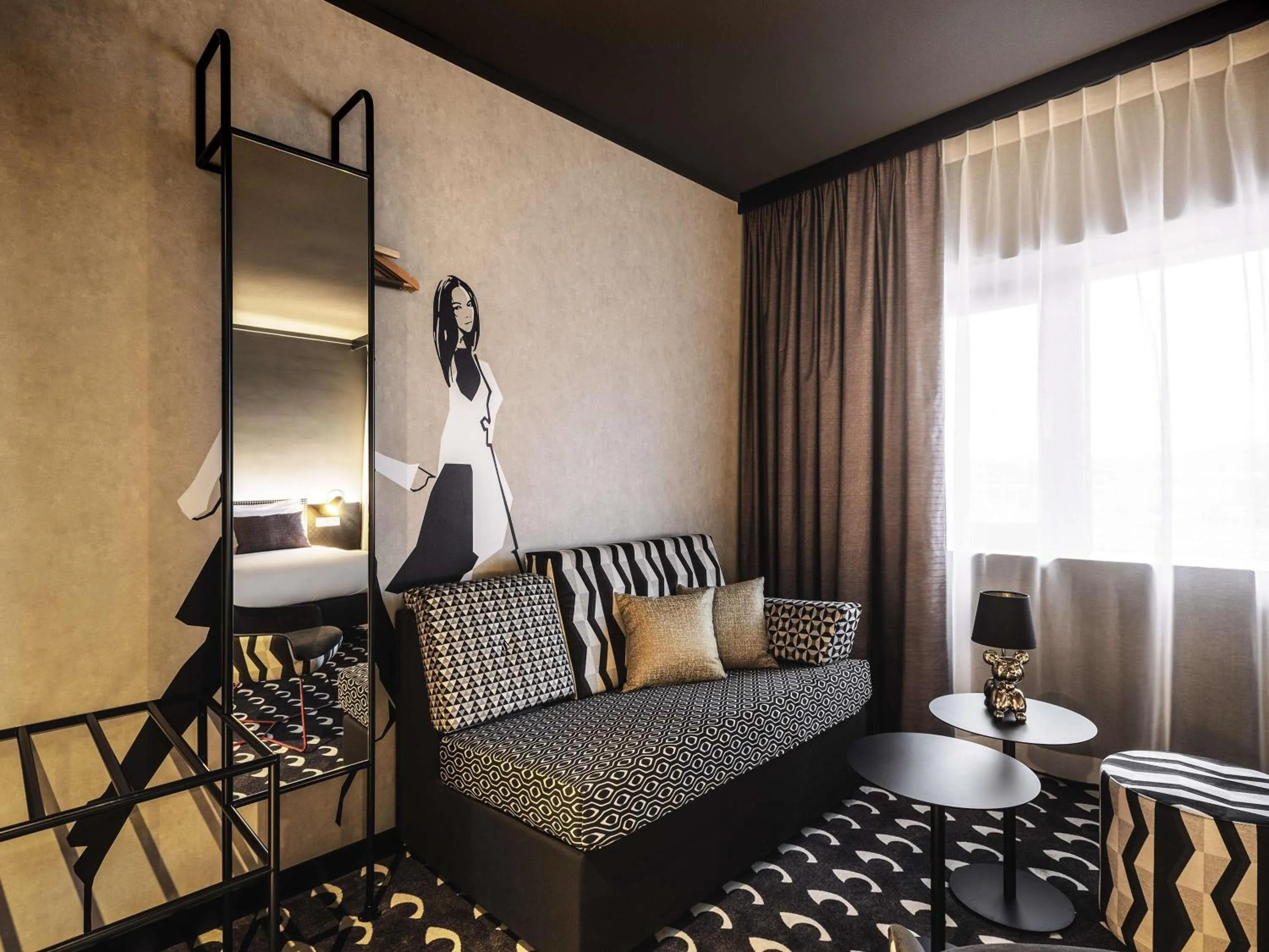 Bedroom in ibis Styles Arnhem Centre