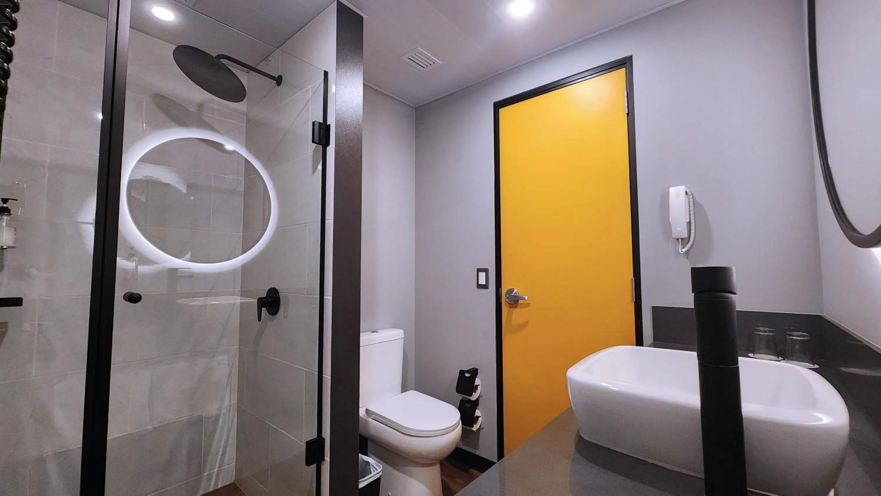 Shower in ibis styles Lima San Isidro