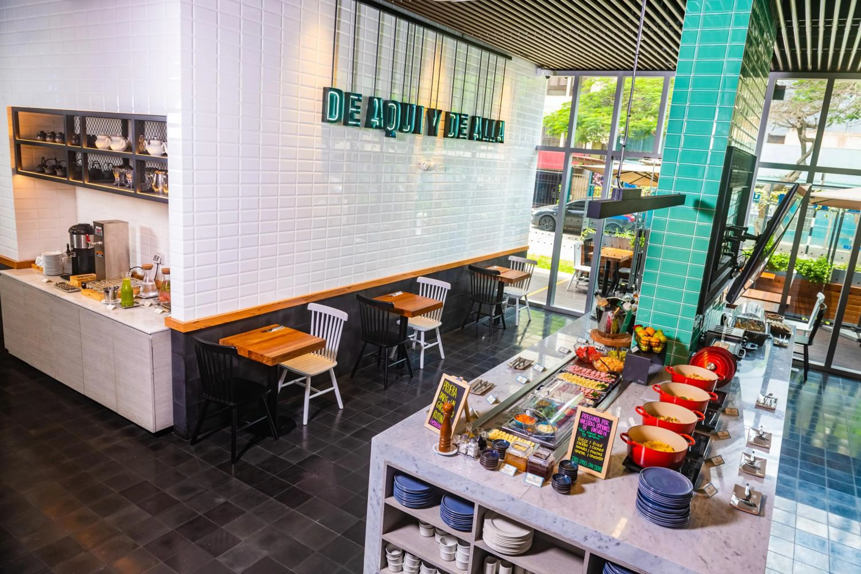 Restaurant/places to eat in ibis styles Lima San Isidro