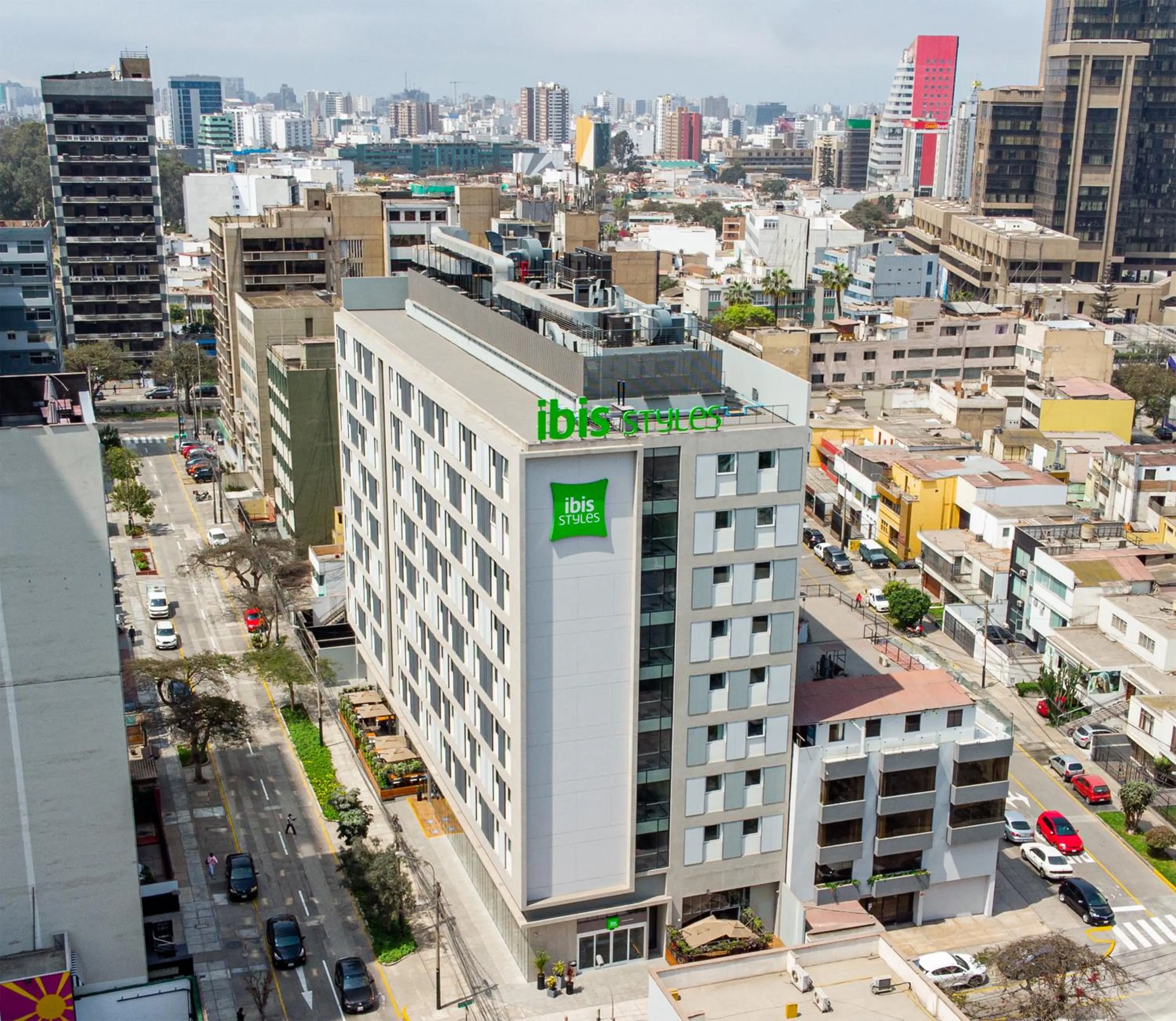 Street view in ibis styles Lima San Isidro