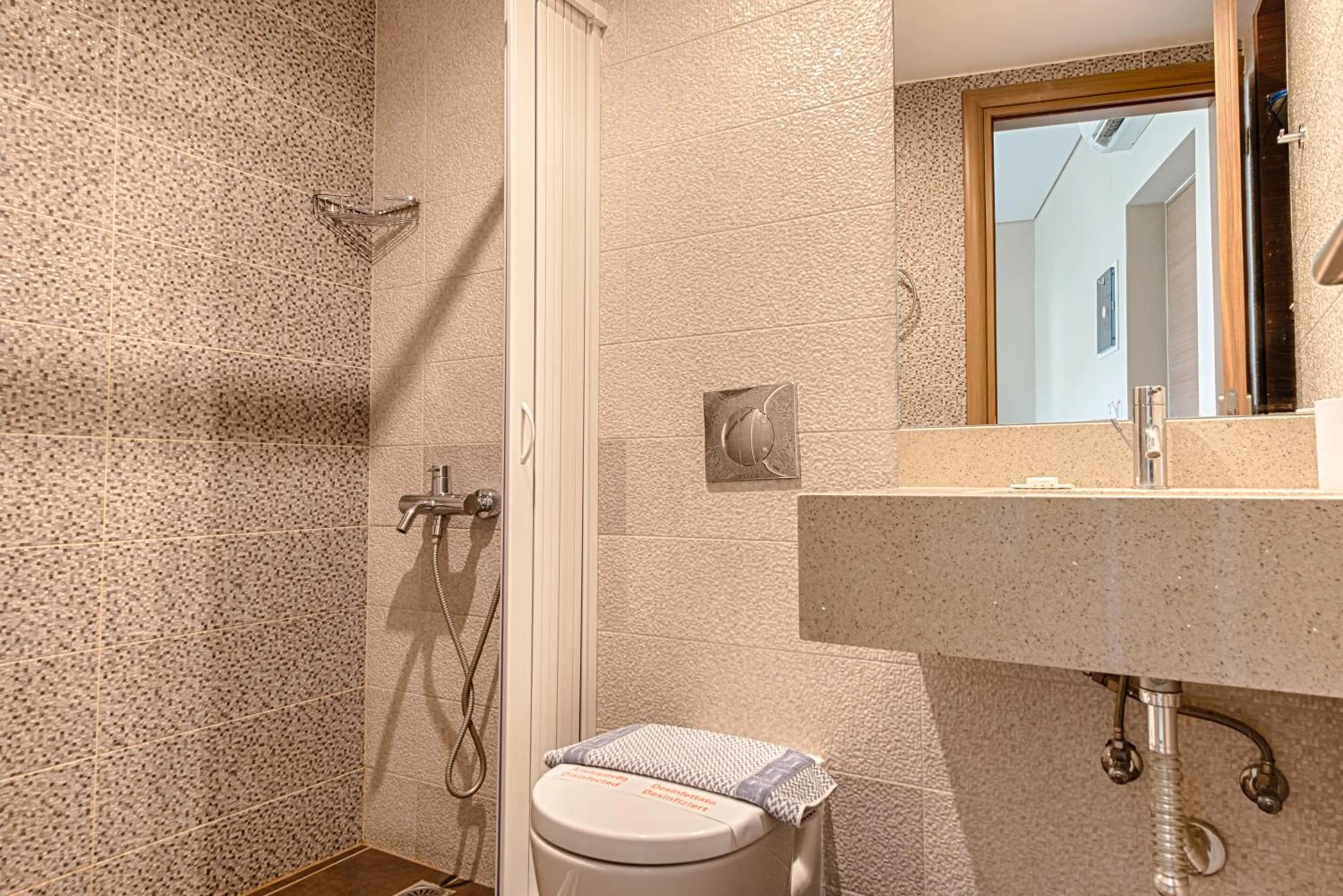 Shower in Relax Hotel