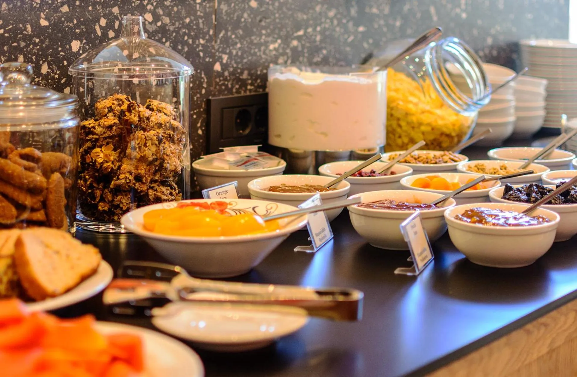 Food and drinks in Relax Hotel