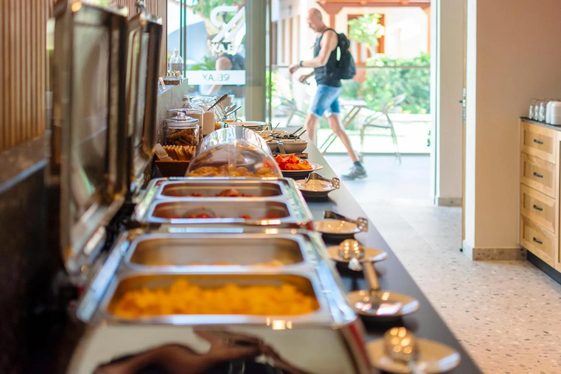 Food and drinks in Relax Hotel