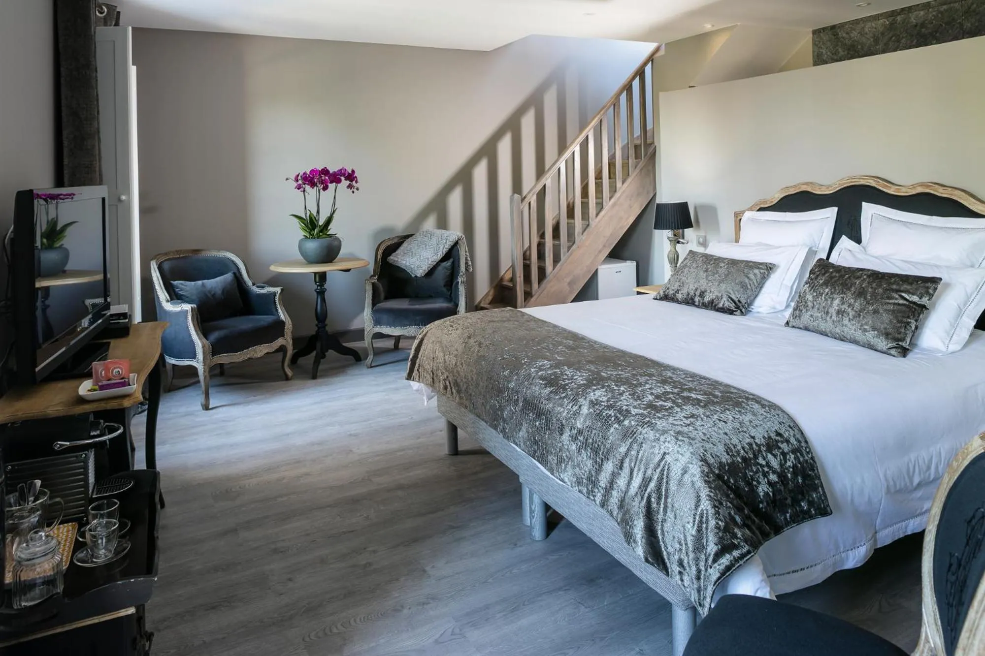Double Room with Terrace in Château des Cinq Cantons