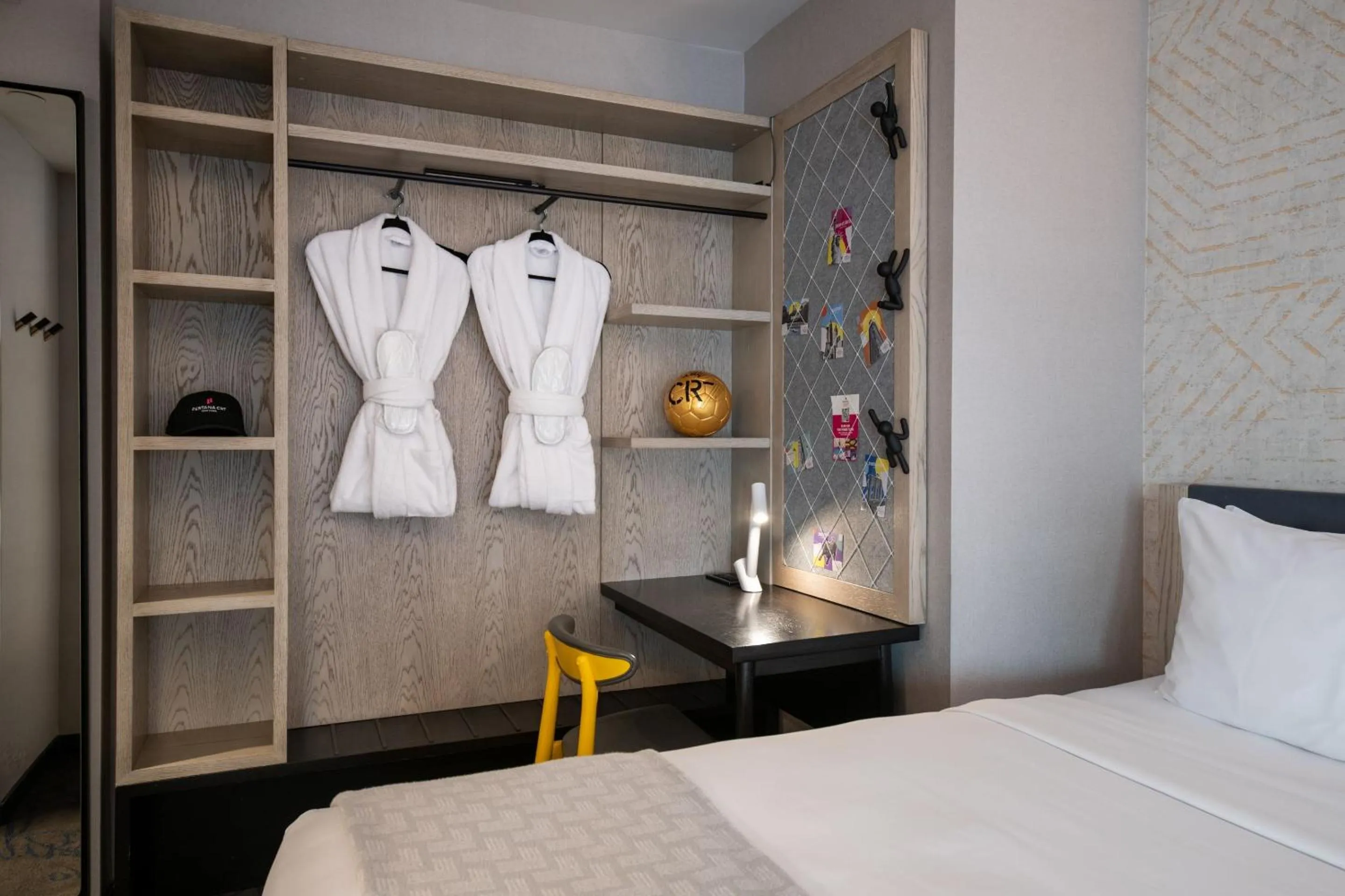 Decorative detail, Bed in Pestana CR7 Times Square