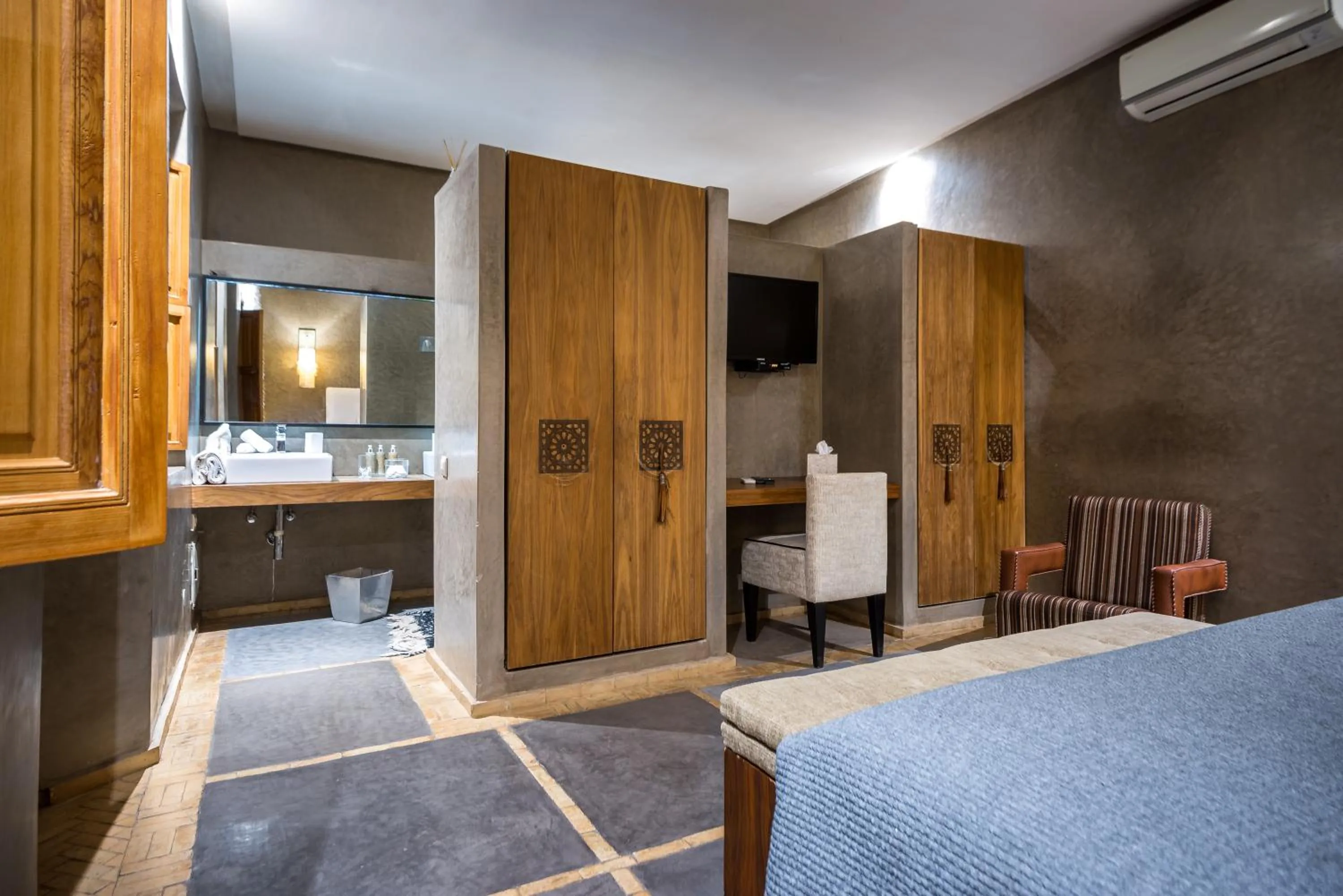 Photo of the whole room, Bed in Riad Houma