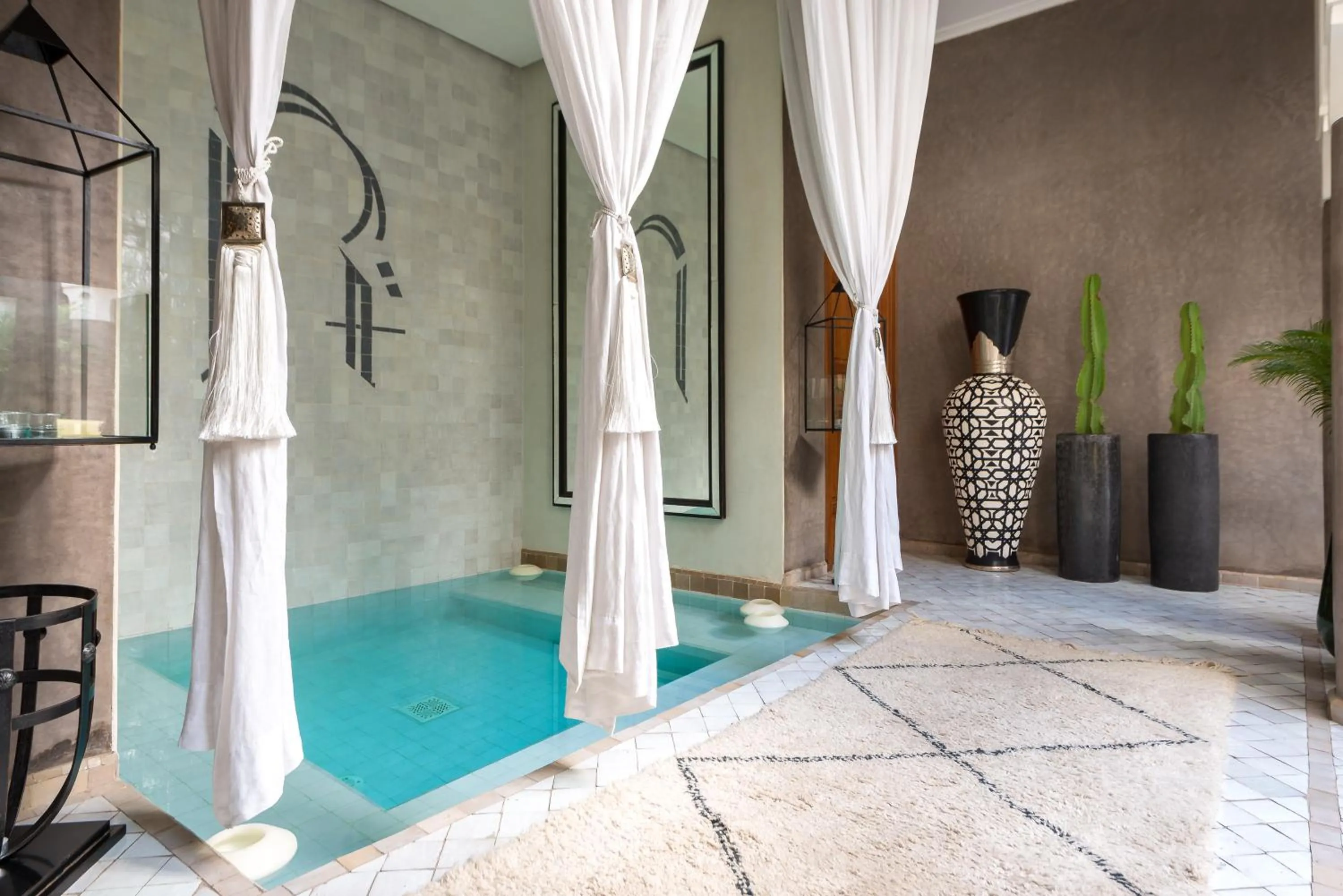 Swimming pool in Riad Houma