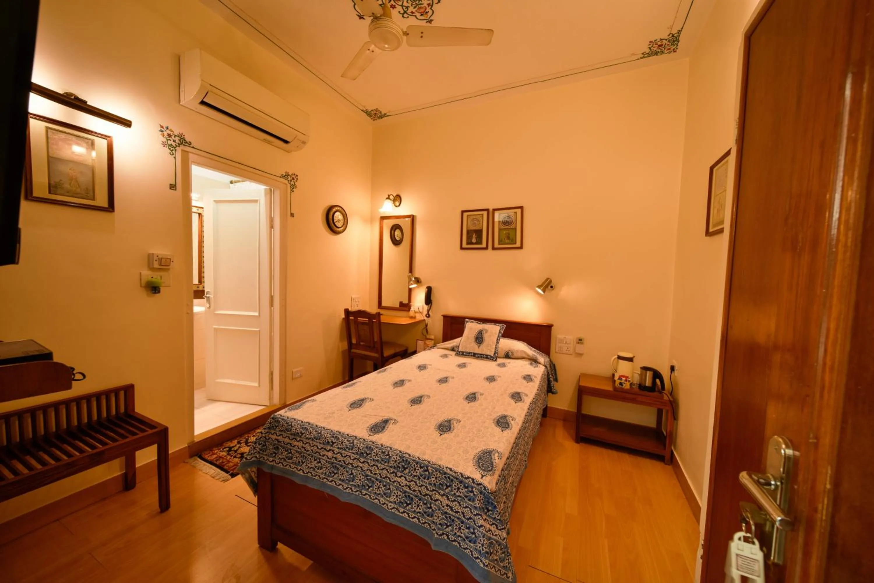 Photo of the whole room, Bed in Hotel Arya Niwas