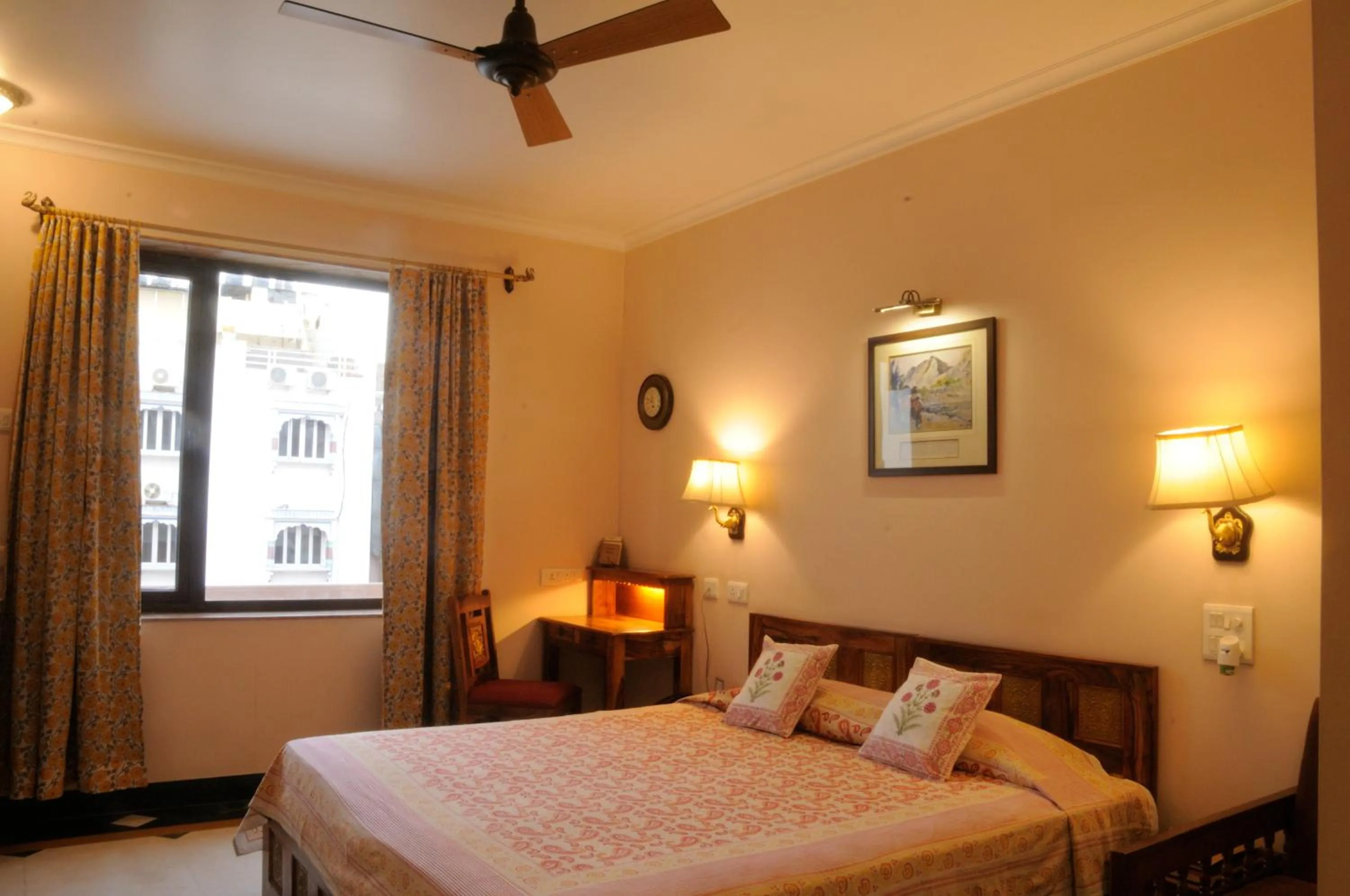 Bed in Hotel Arya Niwas