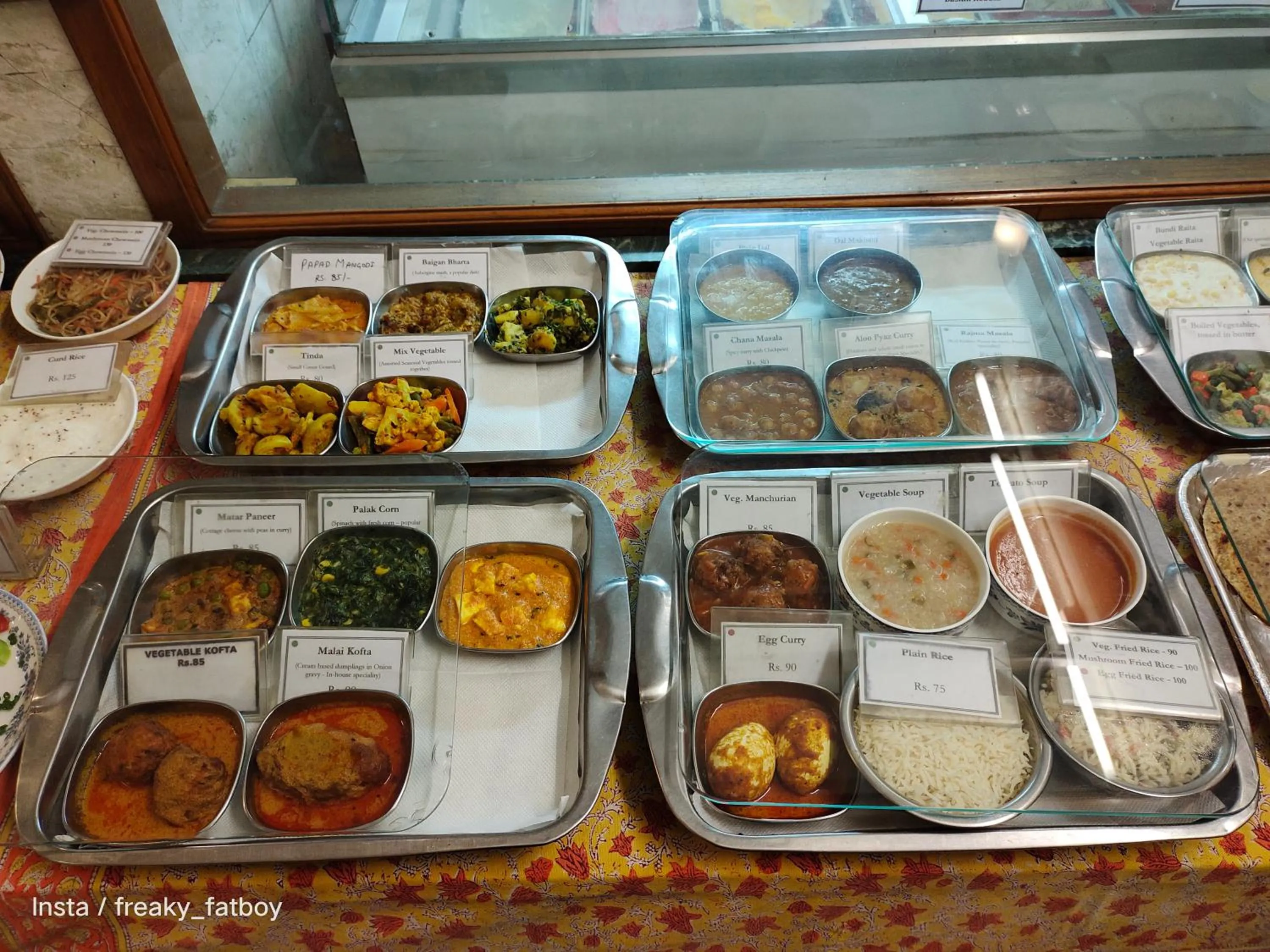 Food in Hotel Arya Niwas