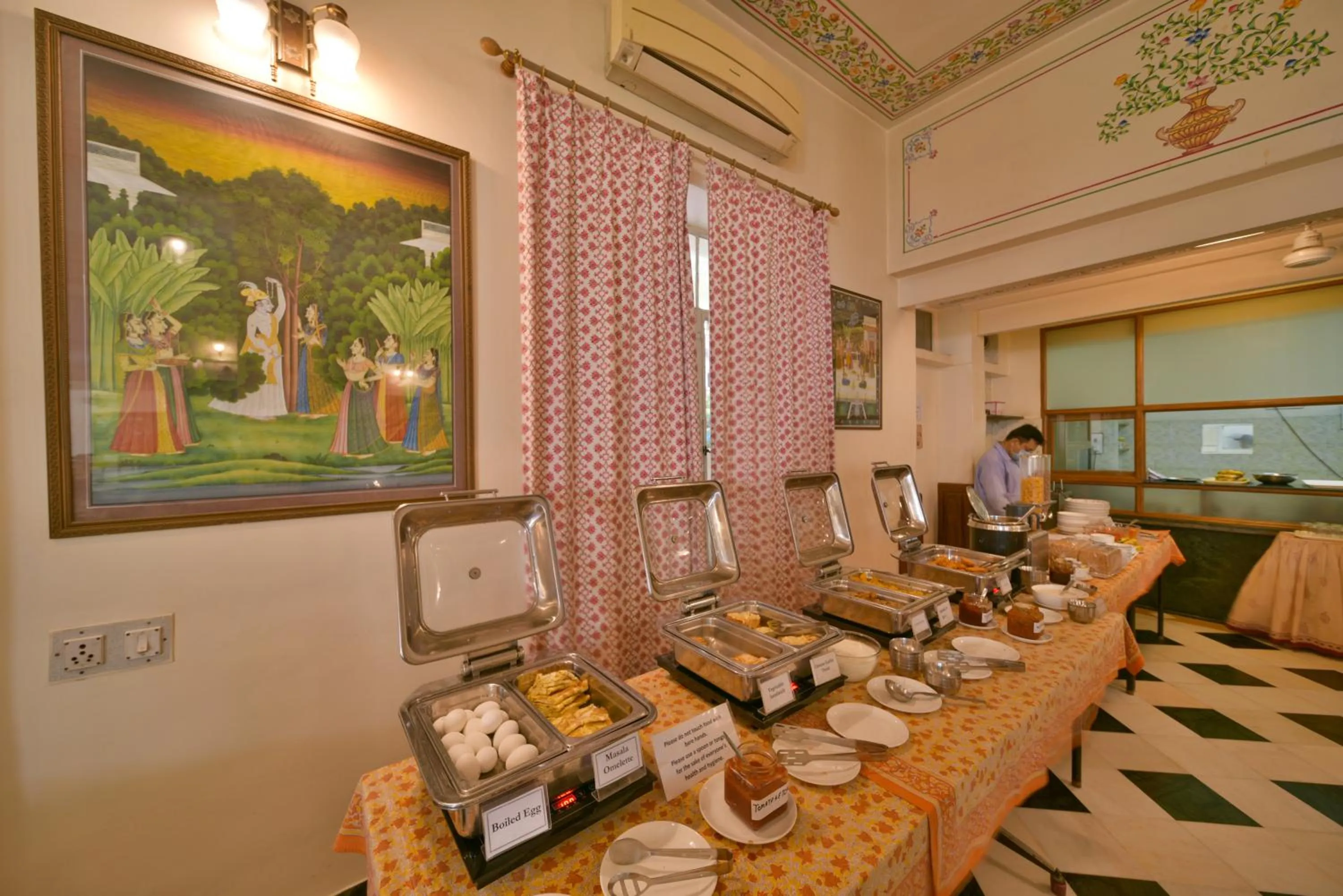 Buffet breakfast in Hotel Arya Niwas