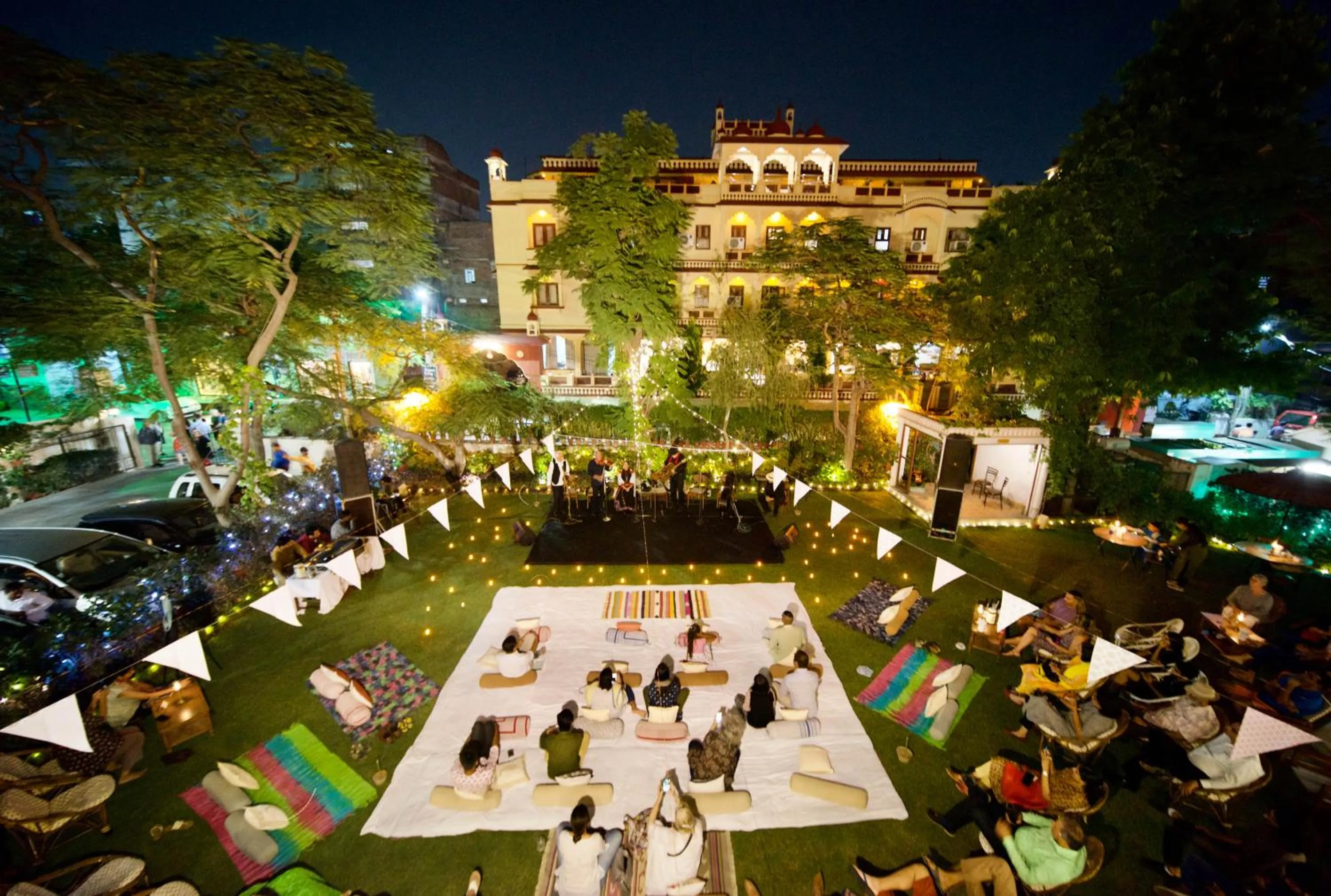 Guests in Hotel Arya Niwas