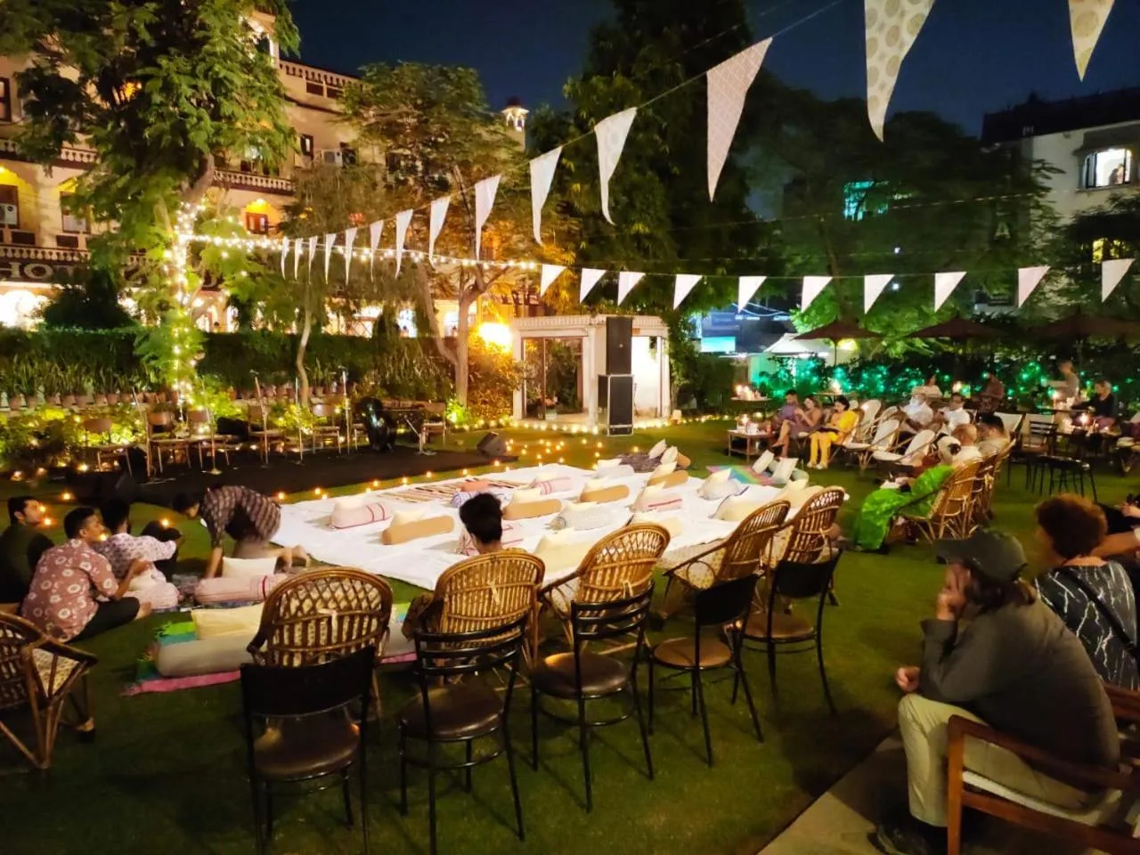 Entertainment in Hotel Arya Niwas