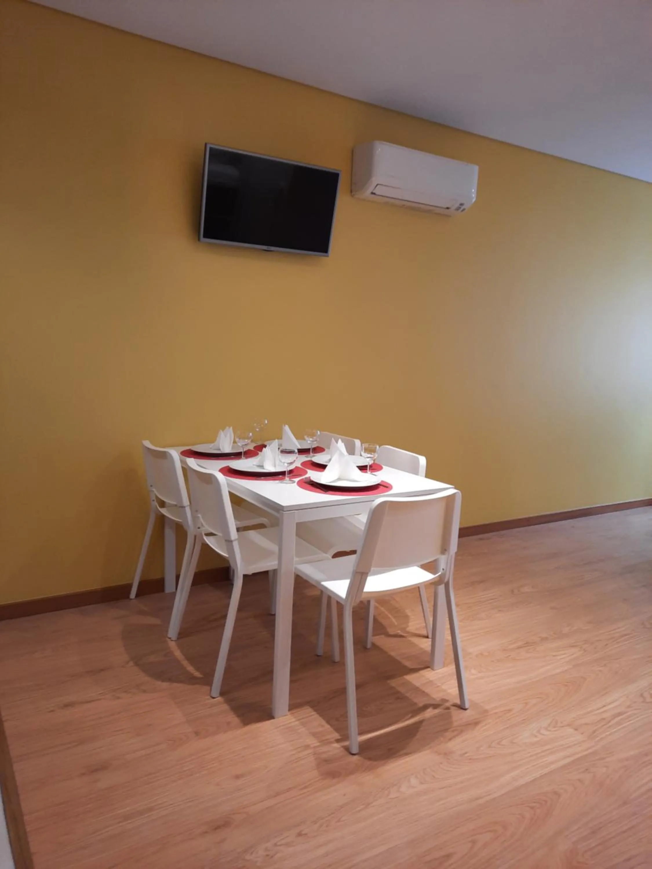 TV and multimedia in Apartamentos Portodouro - Santa Catarina