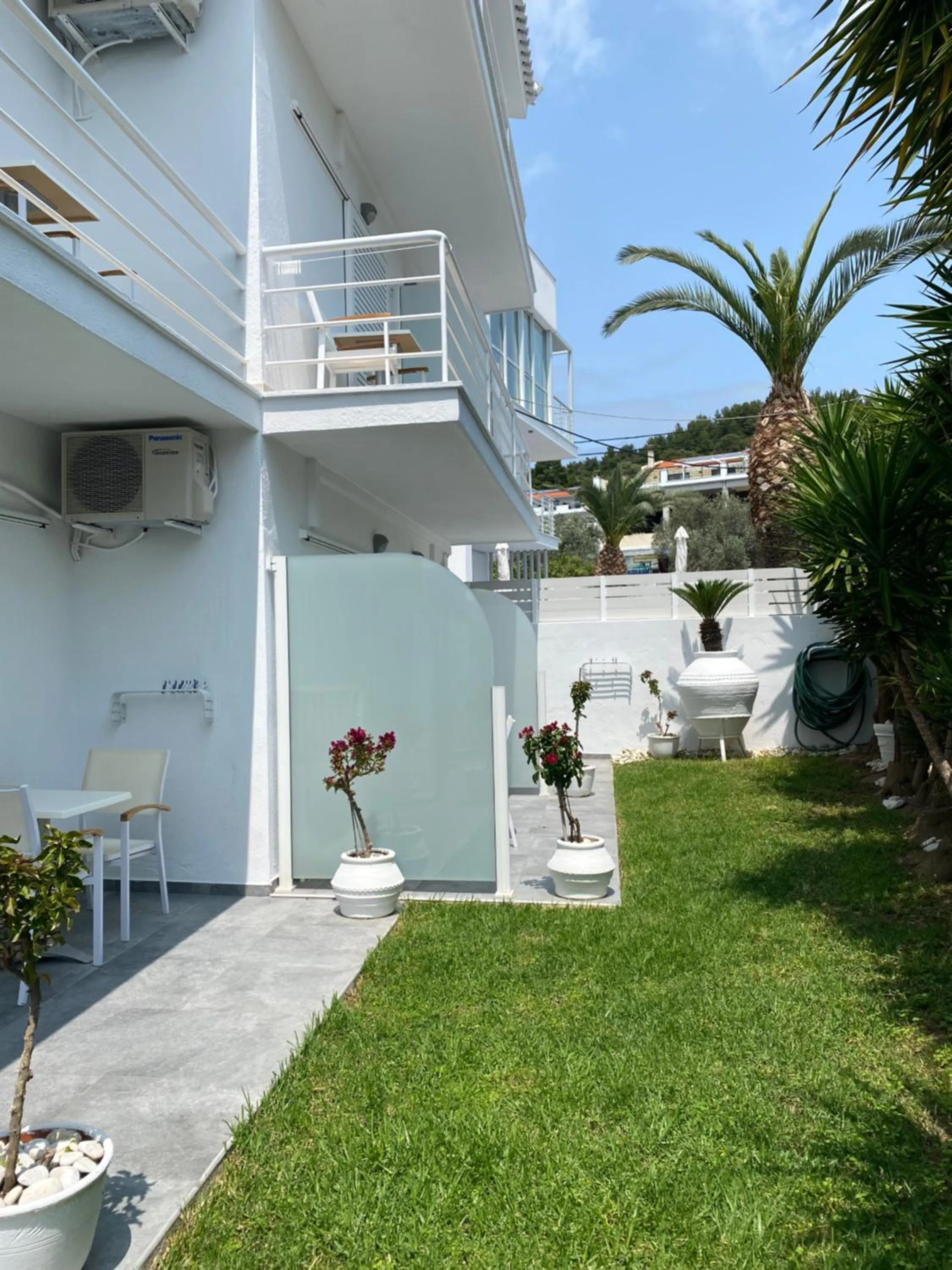 Garden in Anemoni Beach Hotel