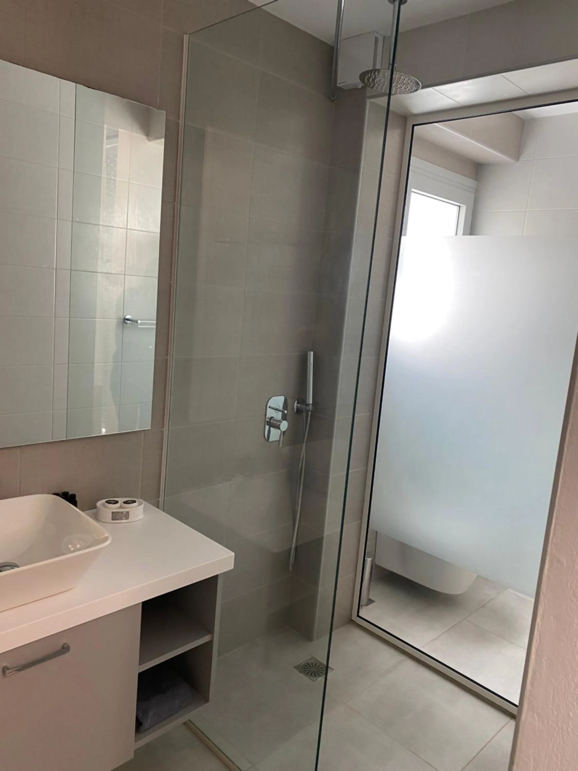 Shower in Anemoni Beach Hotel