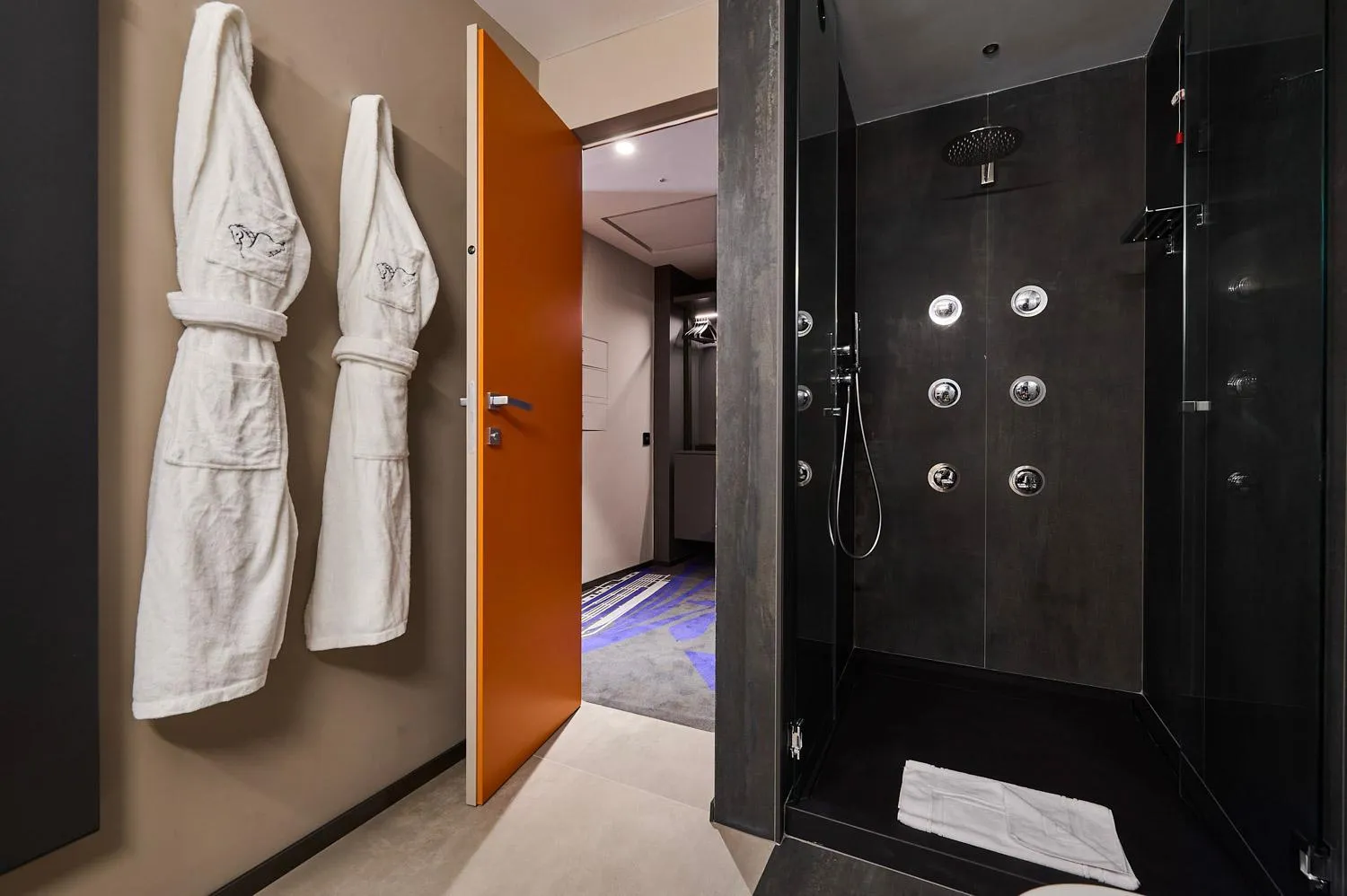 Shower in MyTALE Creative Academy Hotel