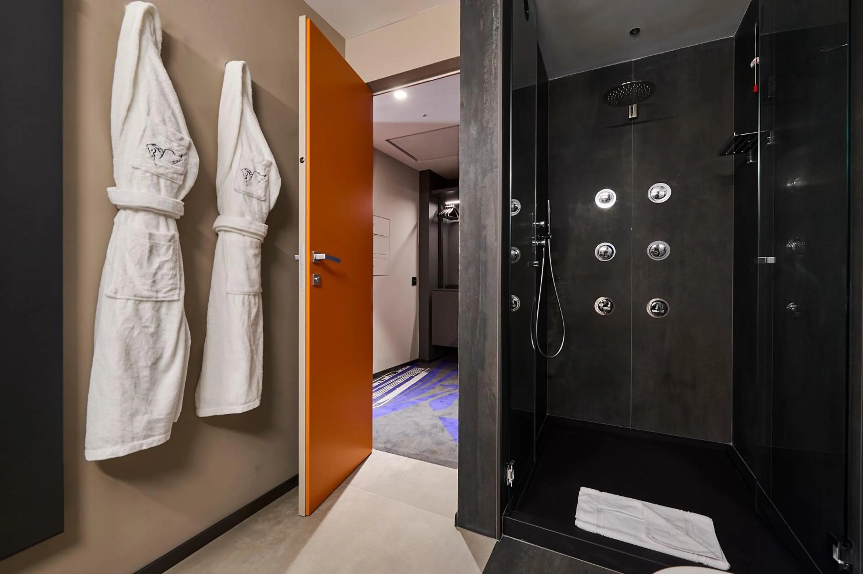 Shower in MyTALE Creative Academy Hotel