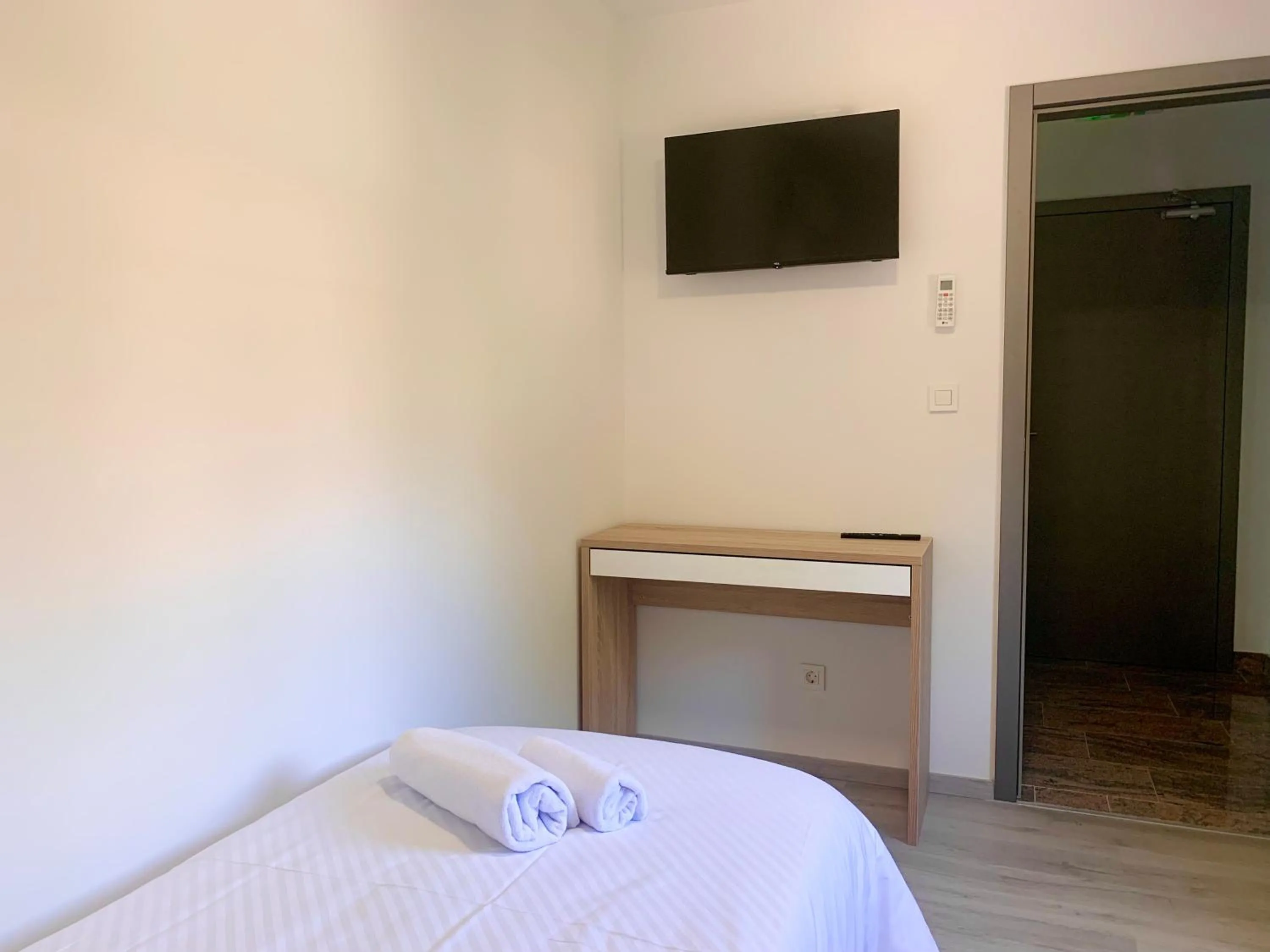 Bedroom, Bed in VILLA AQUA - Adults Only