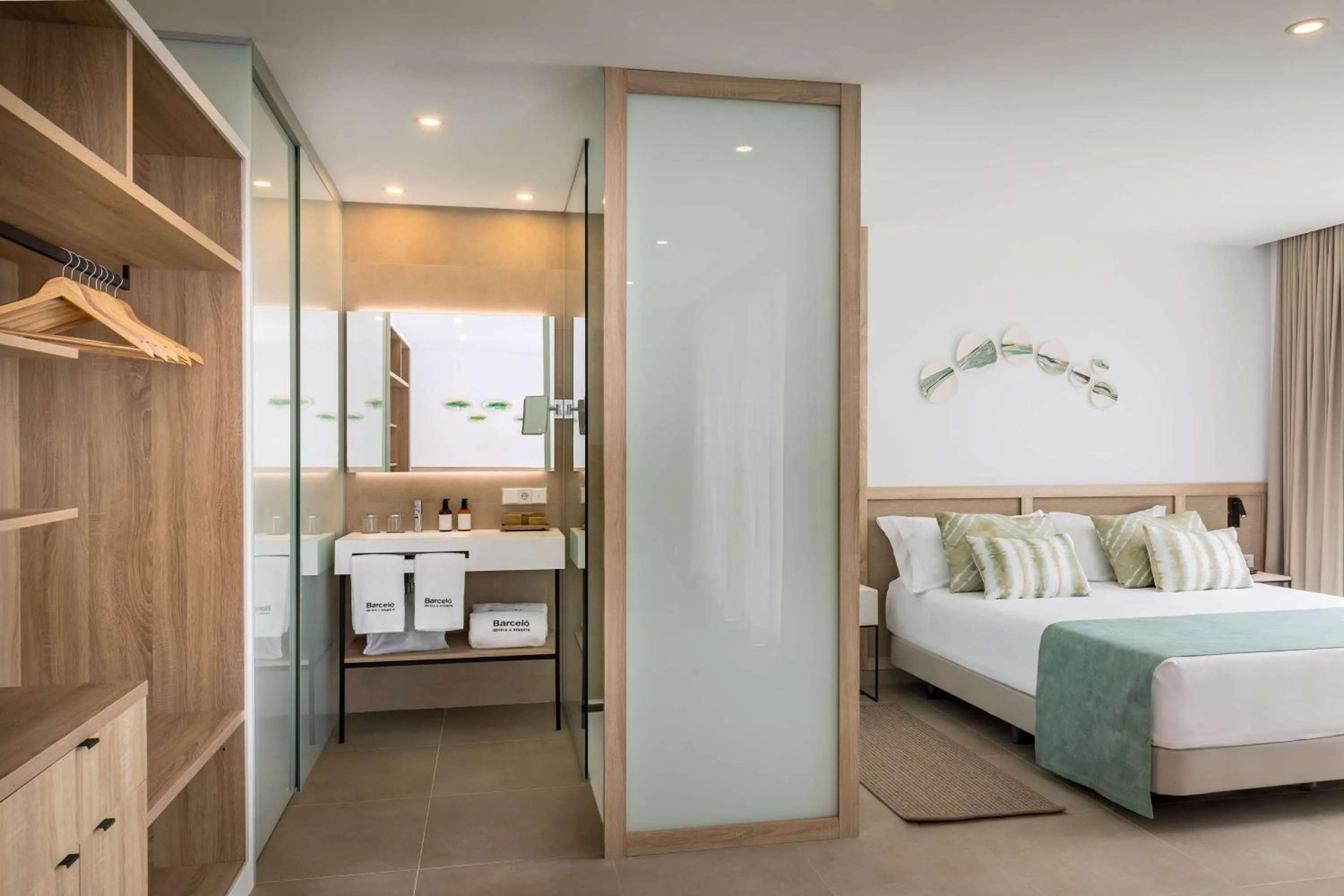 Bathroom, Bed in Barceló Nura