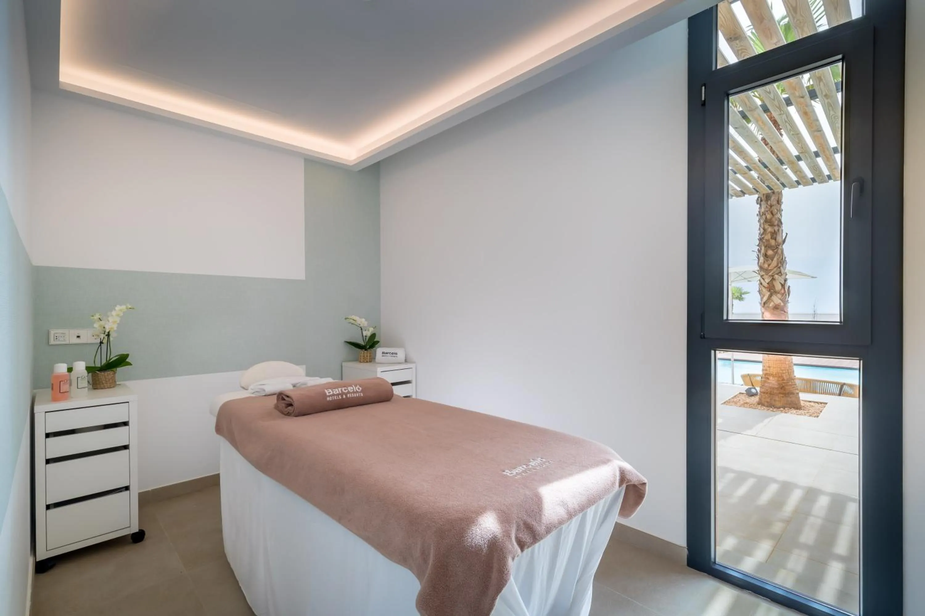 Massage, Bed in Barceló Nura