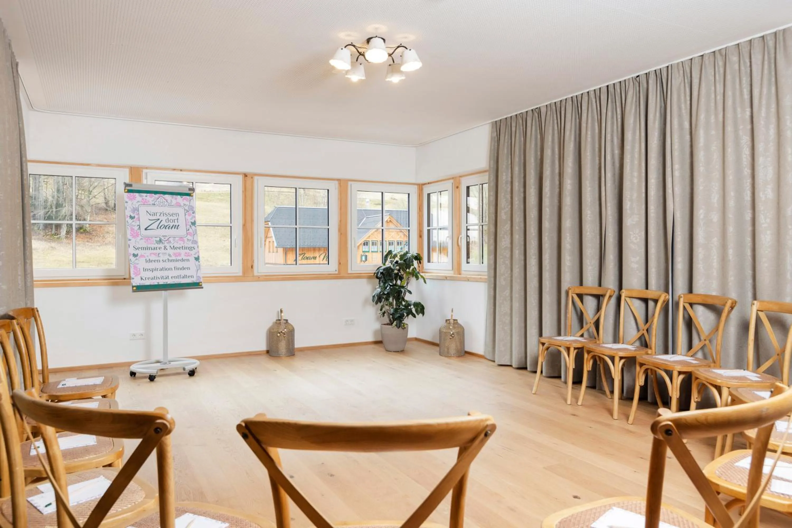 Business facilities in Narzissendorf Zloam