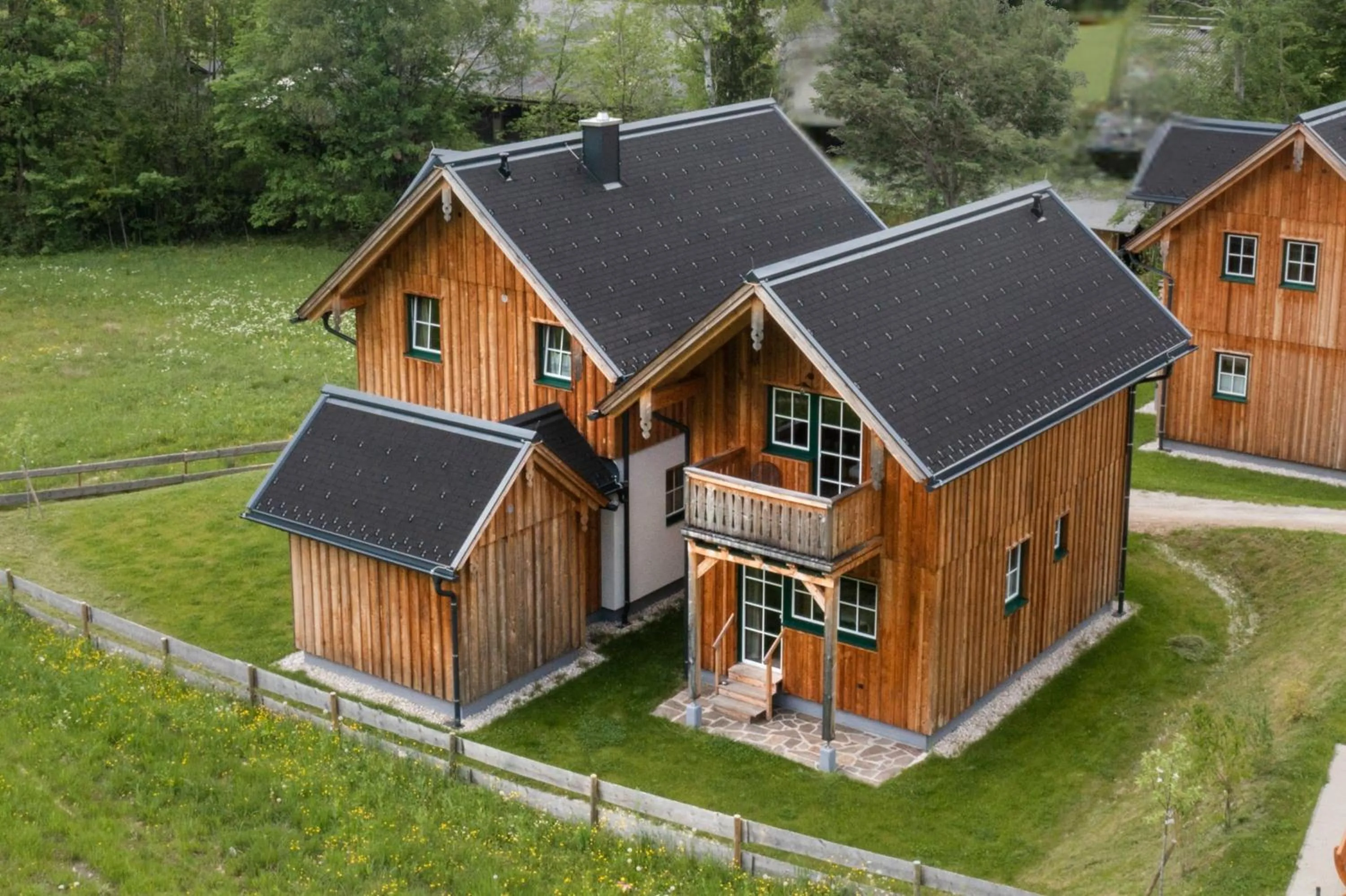 Property building in Narzissendorf Zloam