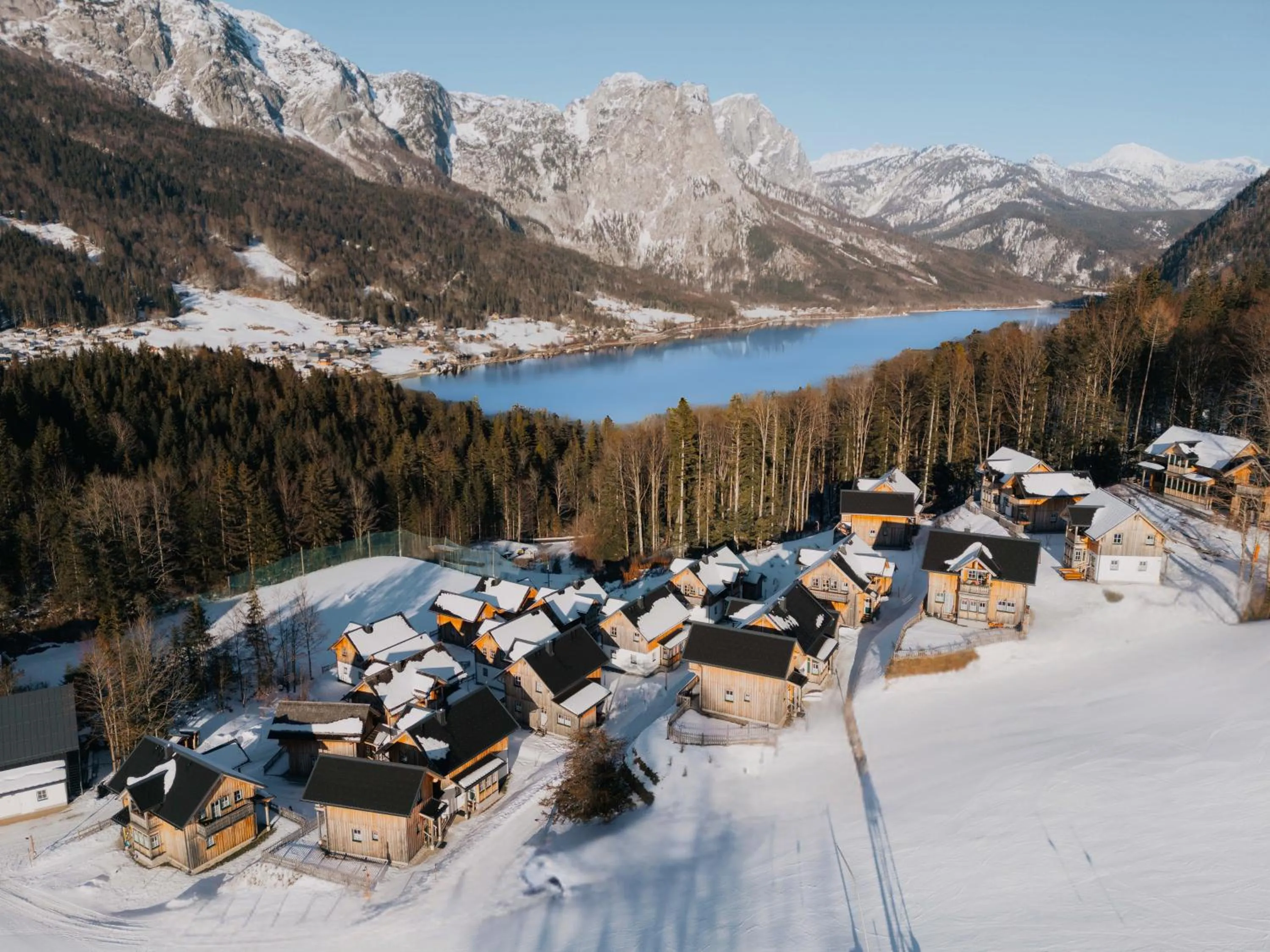 Property building in Narzissendorf Zloam