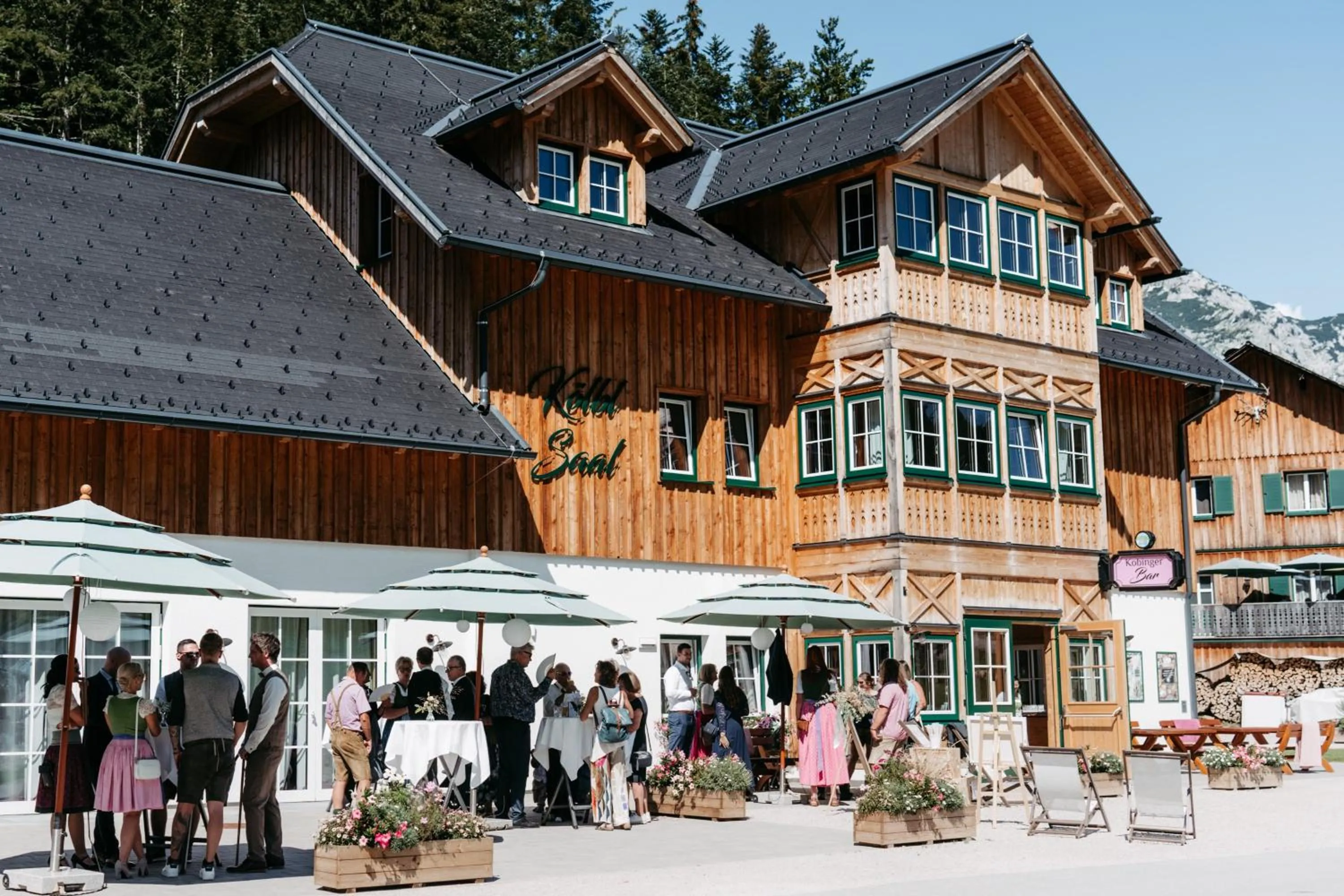 Property building in Narzissendorf Zloam