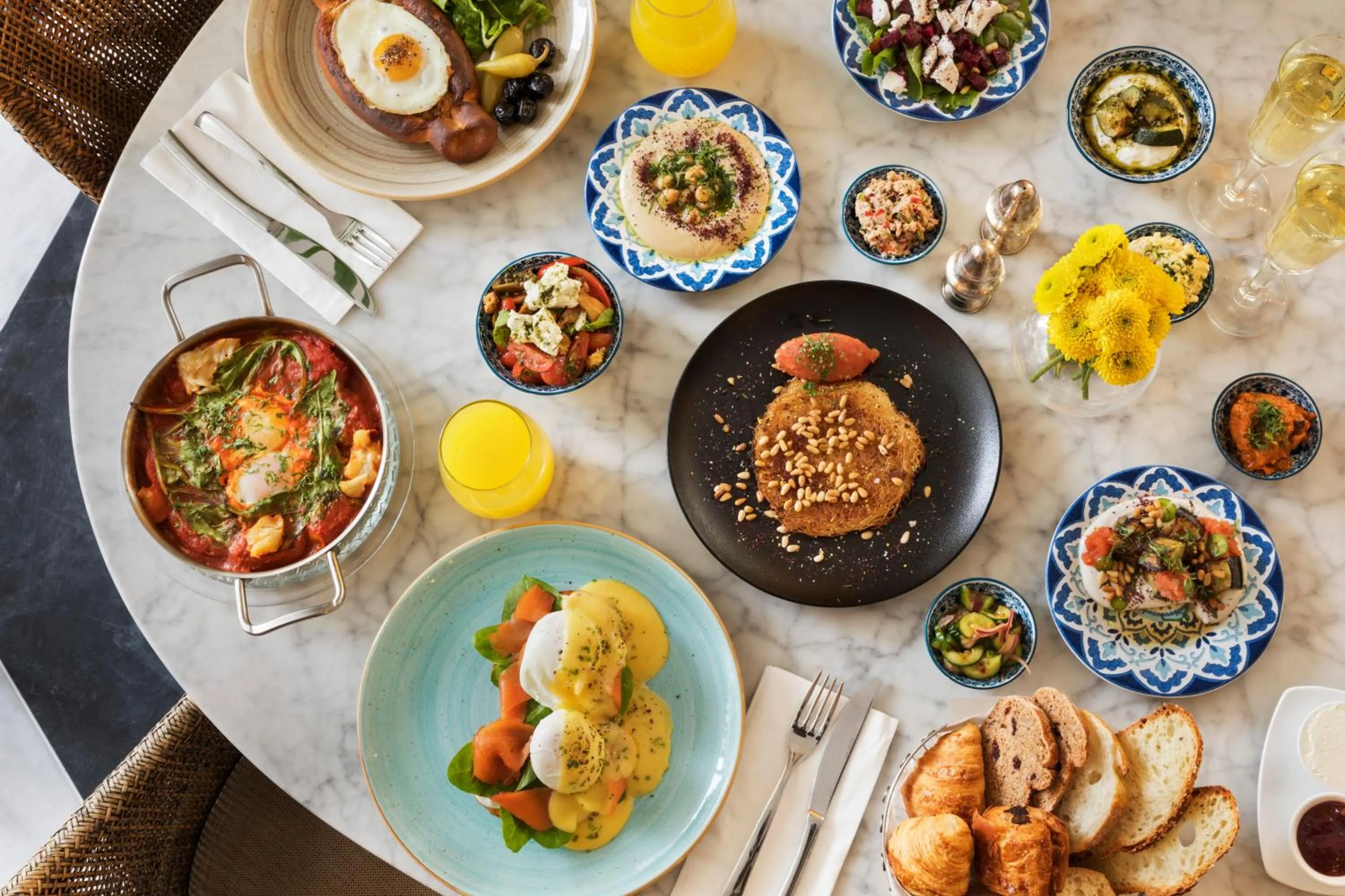 Food and drinks in Beach Hotel by Zvieli Hotels