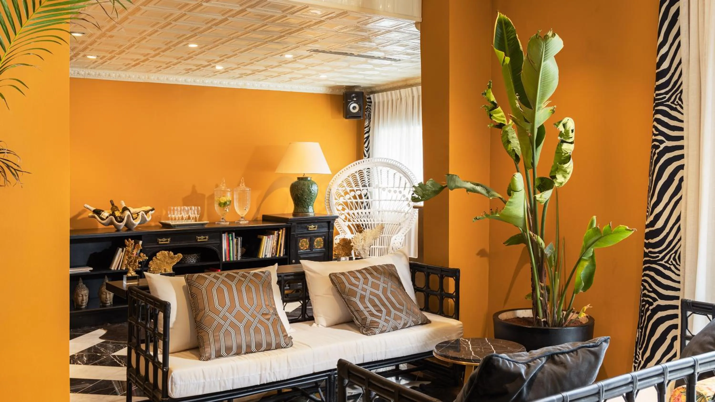 Lobby or reception in Beach Hotel by Zvieli Hotels