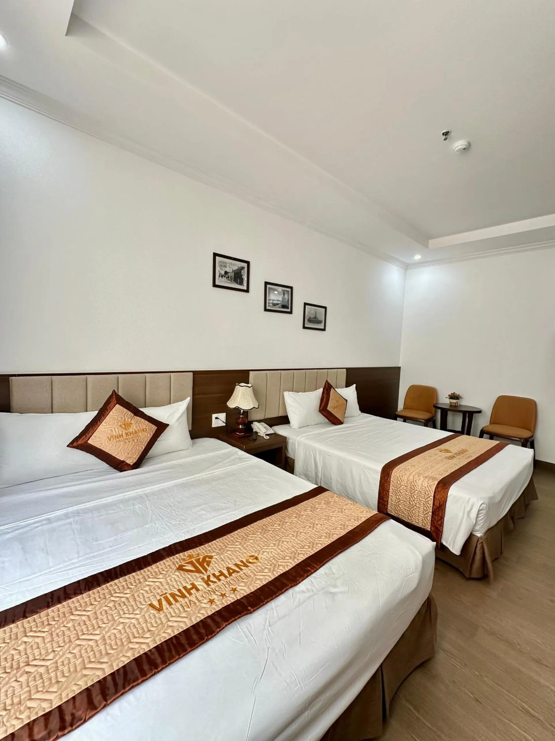 Photo of the whole room, Bed in VĨNH KHANG HẠ LONG HOTEL