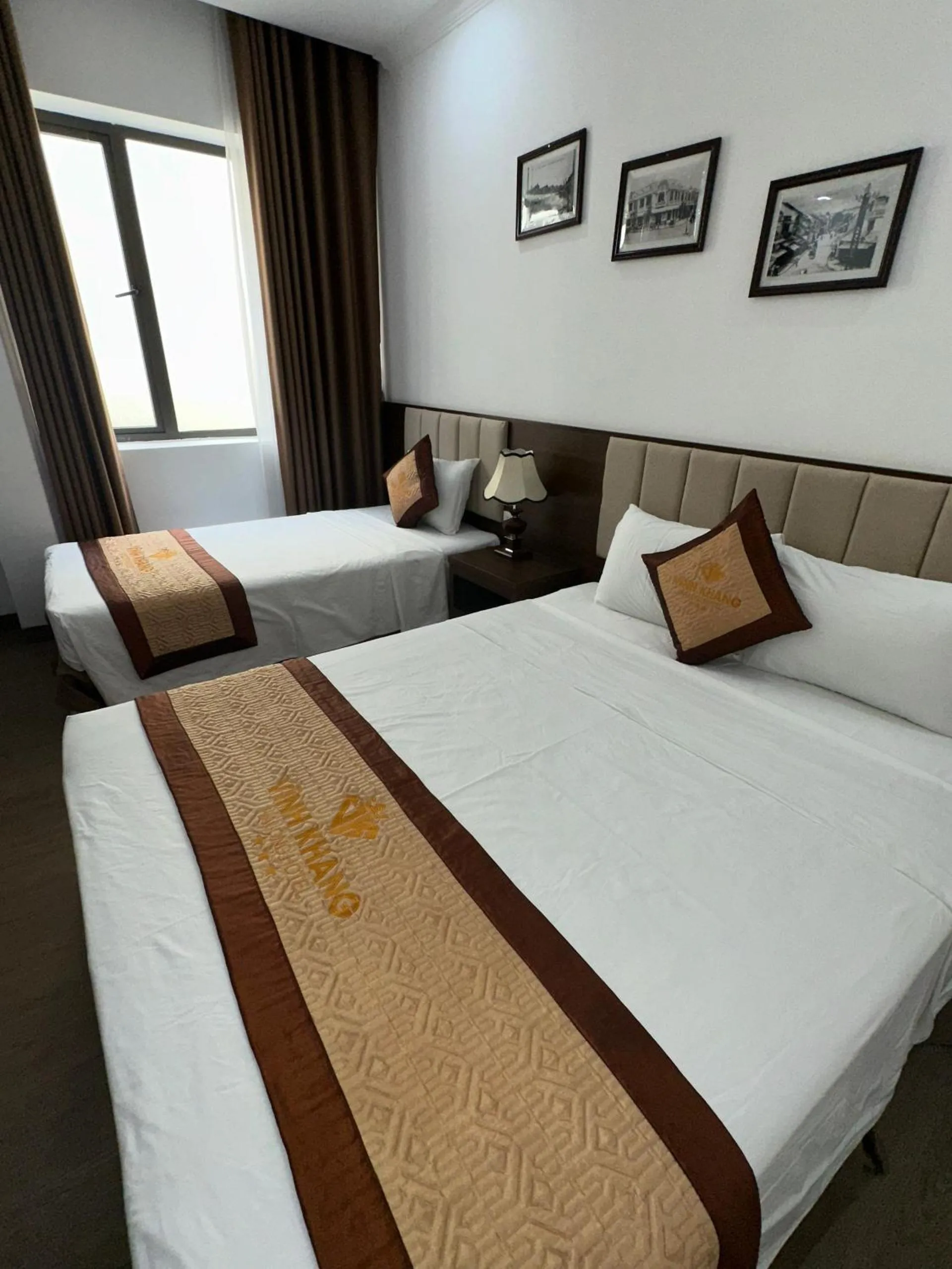 Photo of the whole room, Bed in VĨNH KHANG HẠ LONG HOTEL