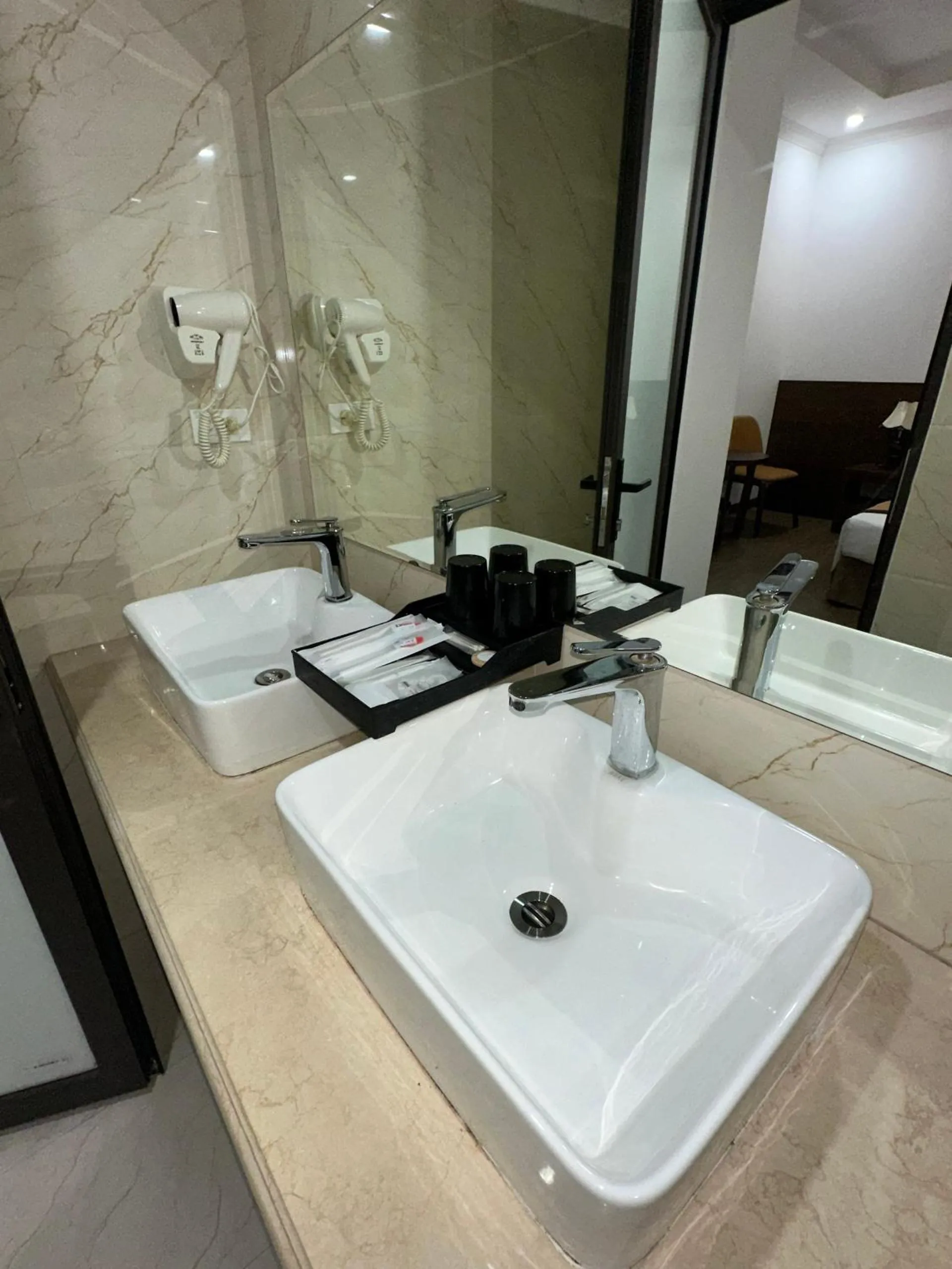 Bathroom in VĨNH KHANG HẠ LONG HOTEL