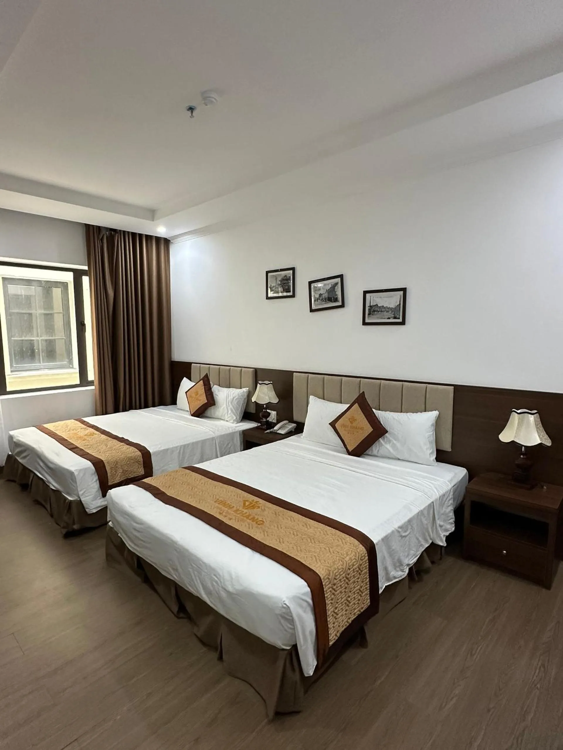 Photo of the whole room, Bed in VĨNH KHANG HẠ LONG HOTEL