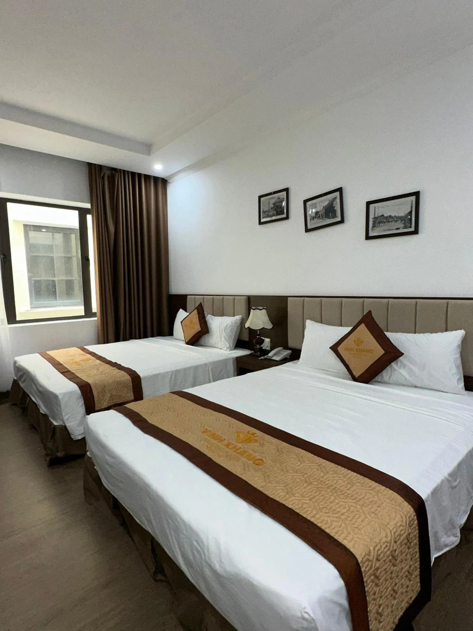 Photo of the whole room, Bed in VĨNH KHANG HẠ LONG HOTEL