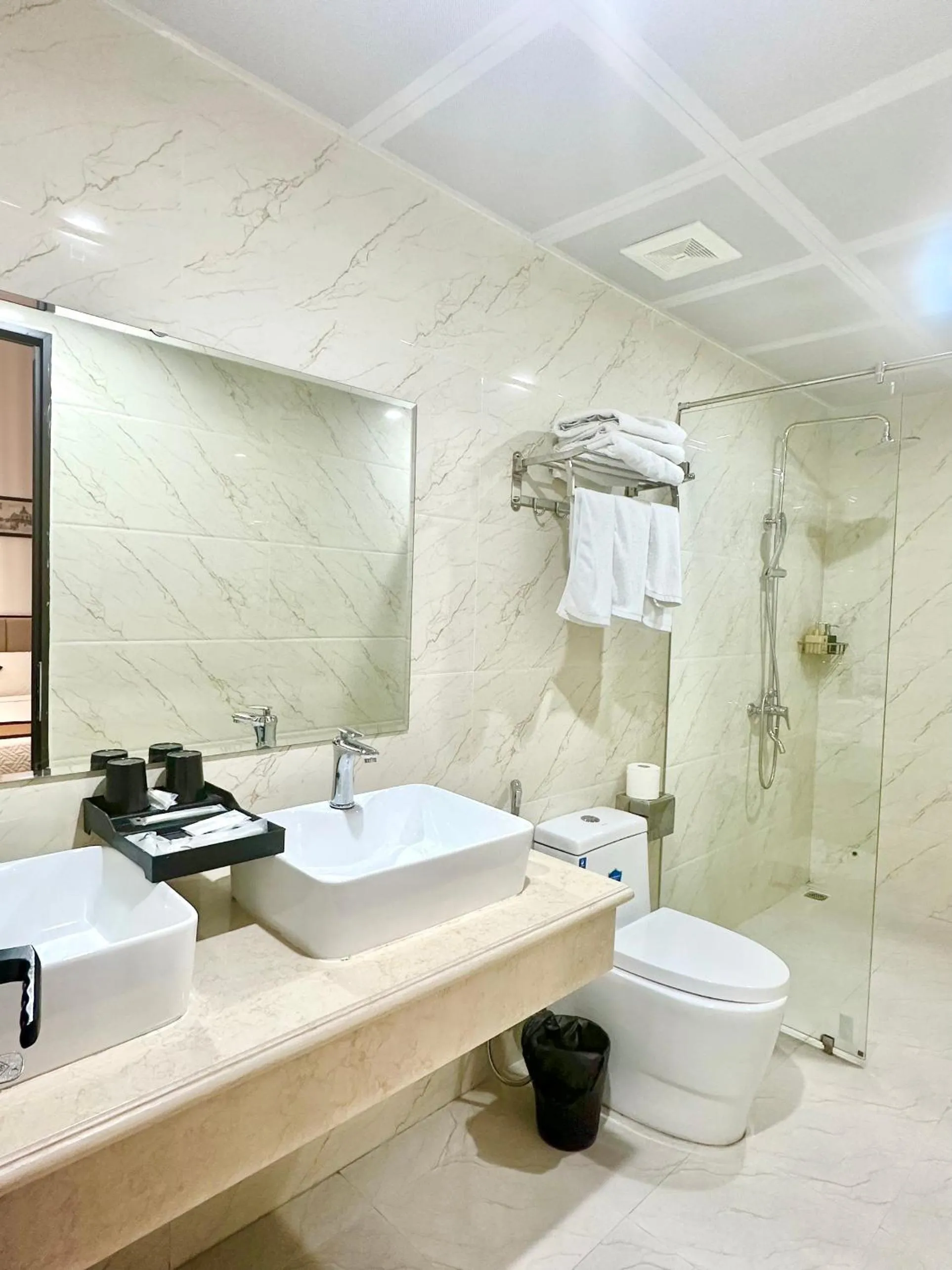 Bathroom in VĨNH KHANG HẠ LONG HOTEL