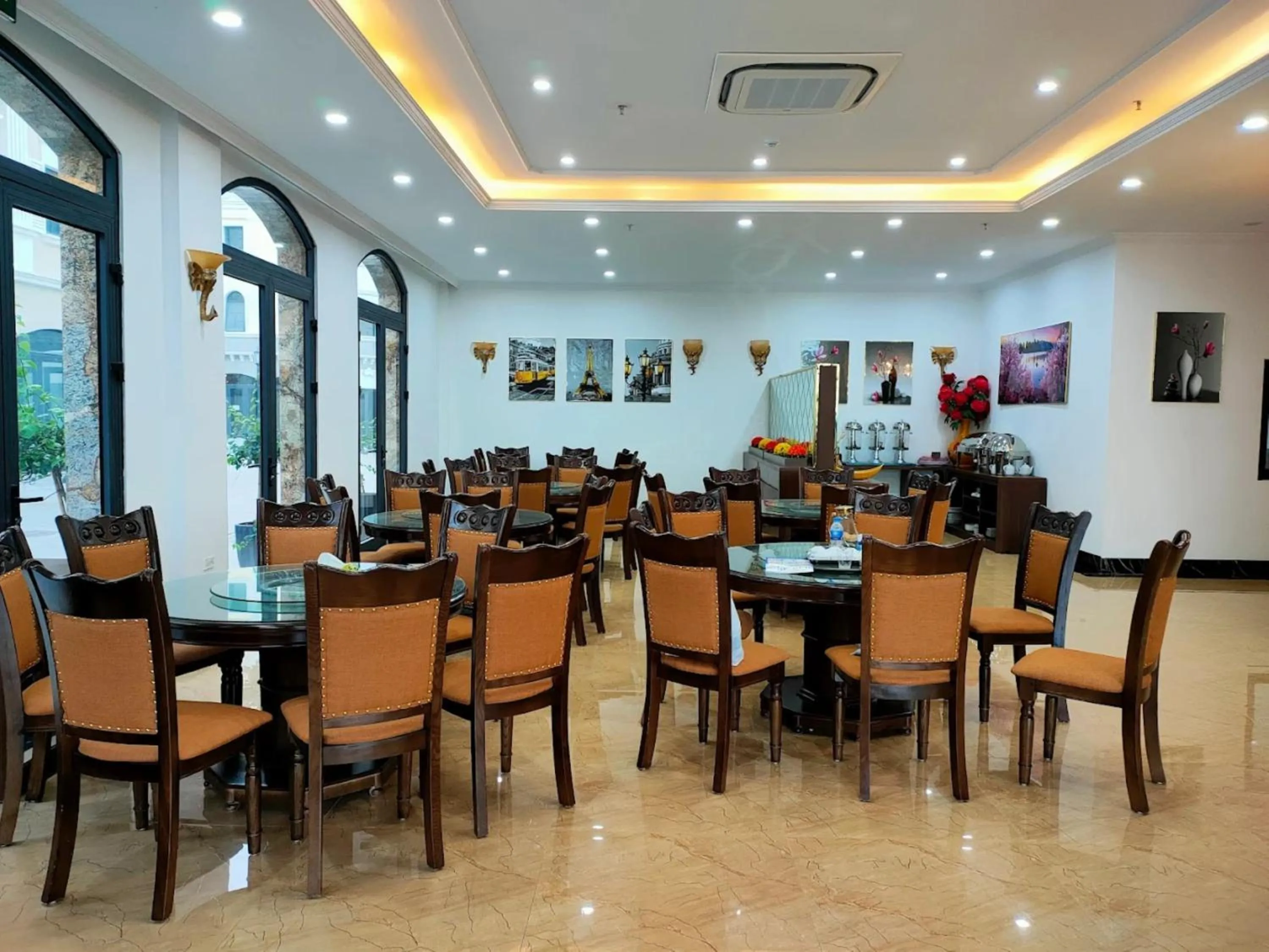 Restaurant/places to eat in VĨNH KHANG HẠ LONG HOTEL