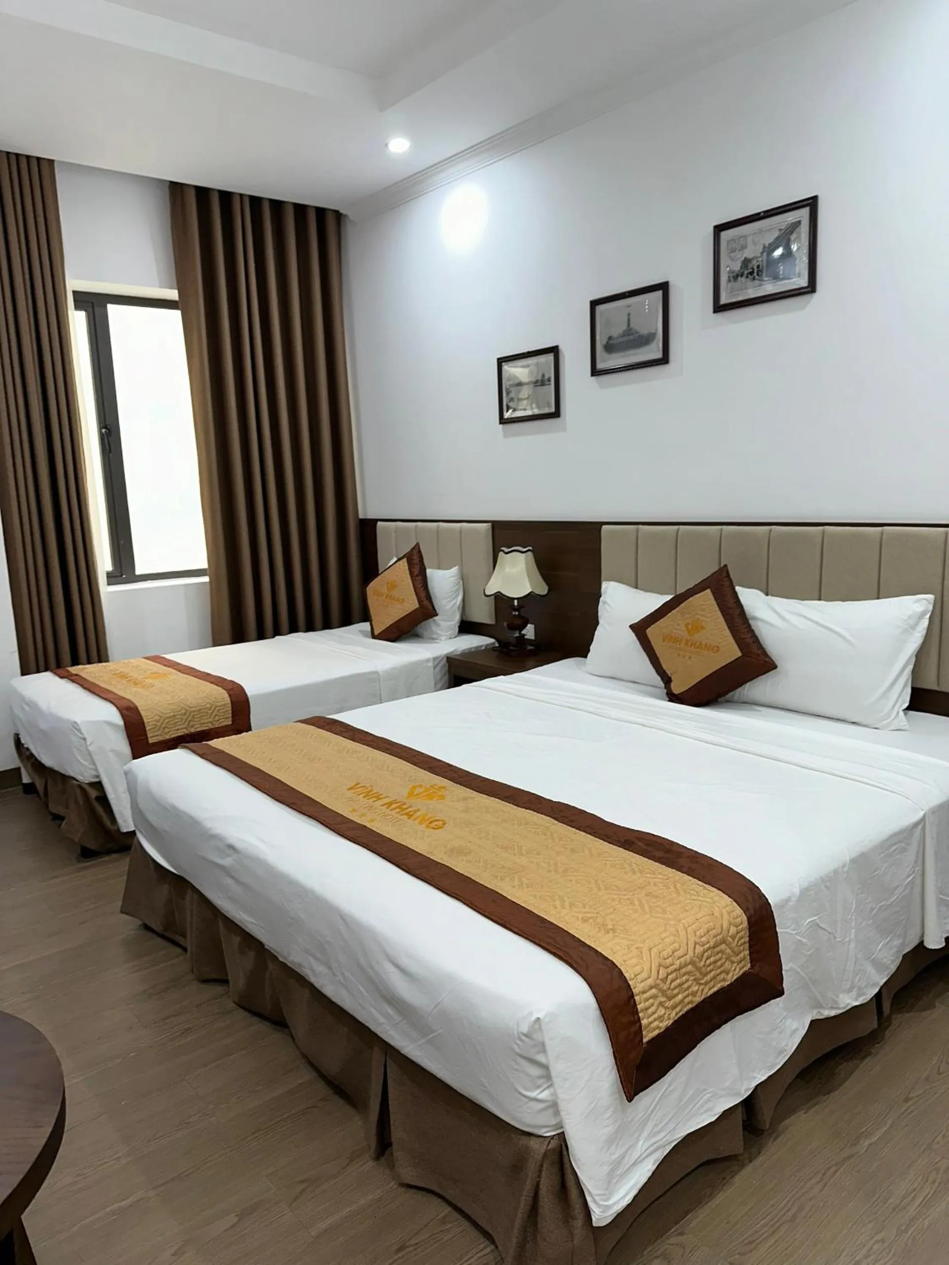 Photo of the whole room, Bed in VĨNH KHANG HẠ LONG HOTEL