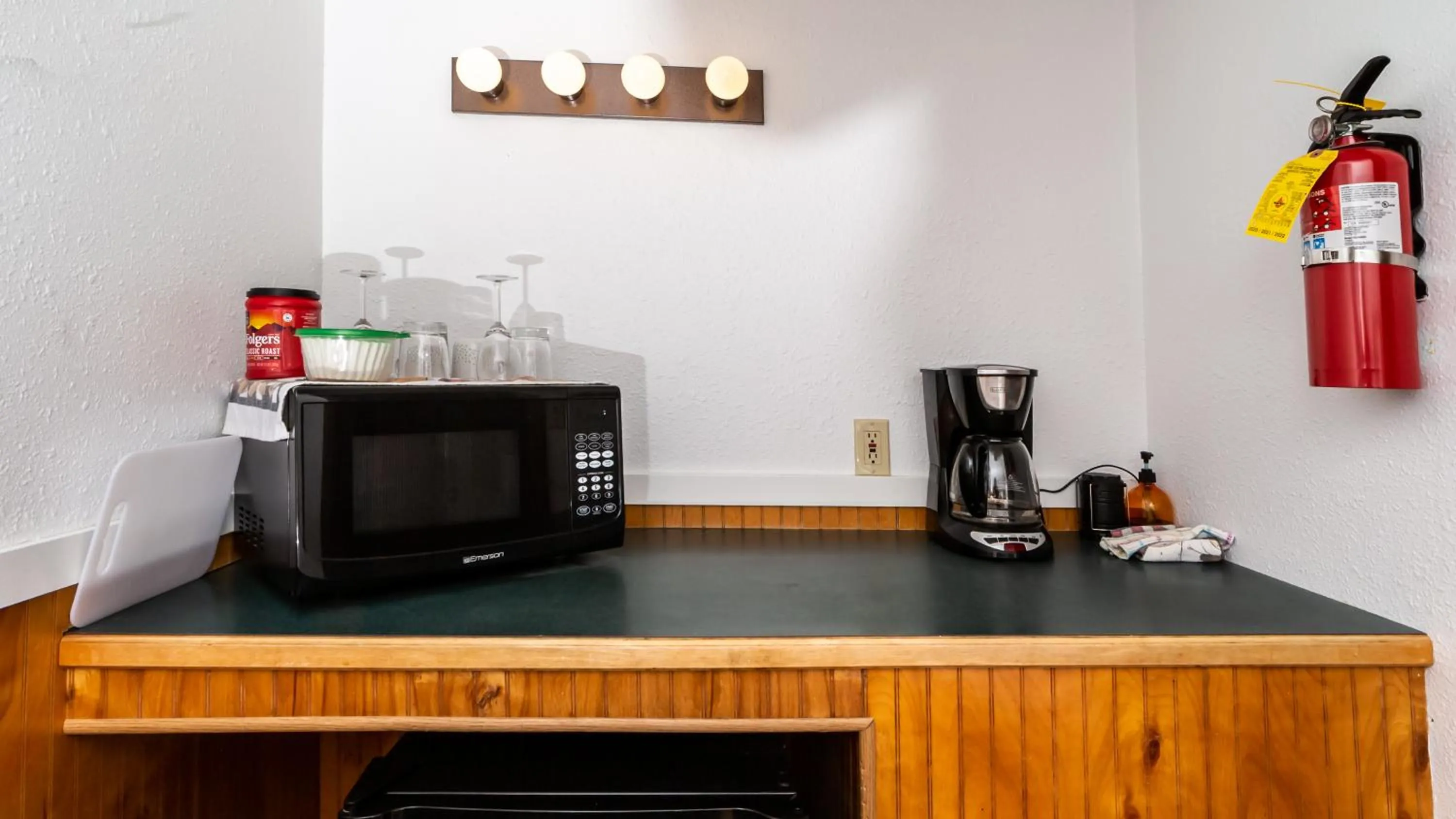 minibar in Oceanside Ocean Front Cabins