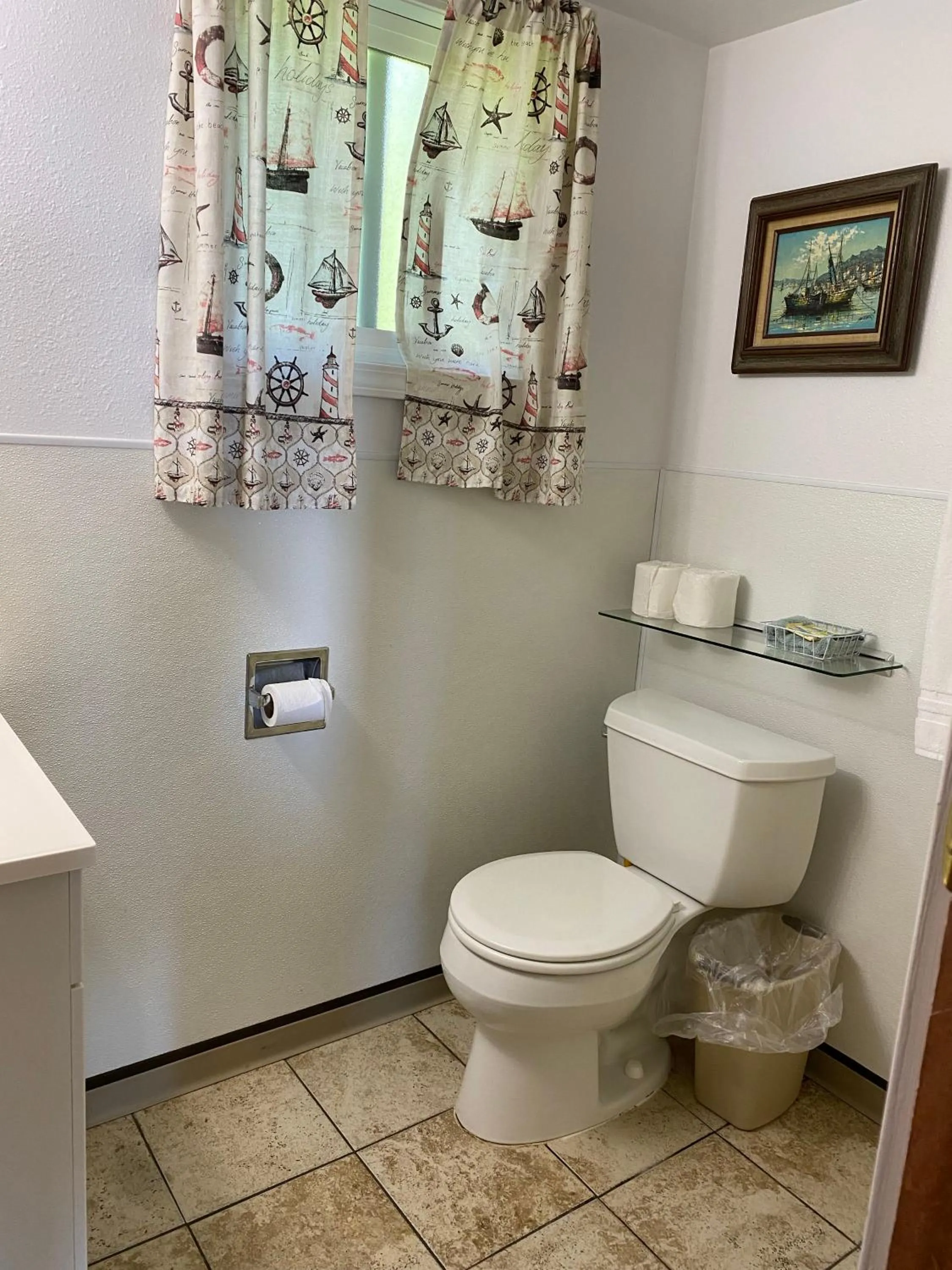 Bathroom in Oceanside Ocean Front Cabins