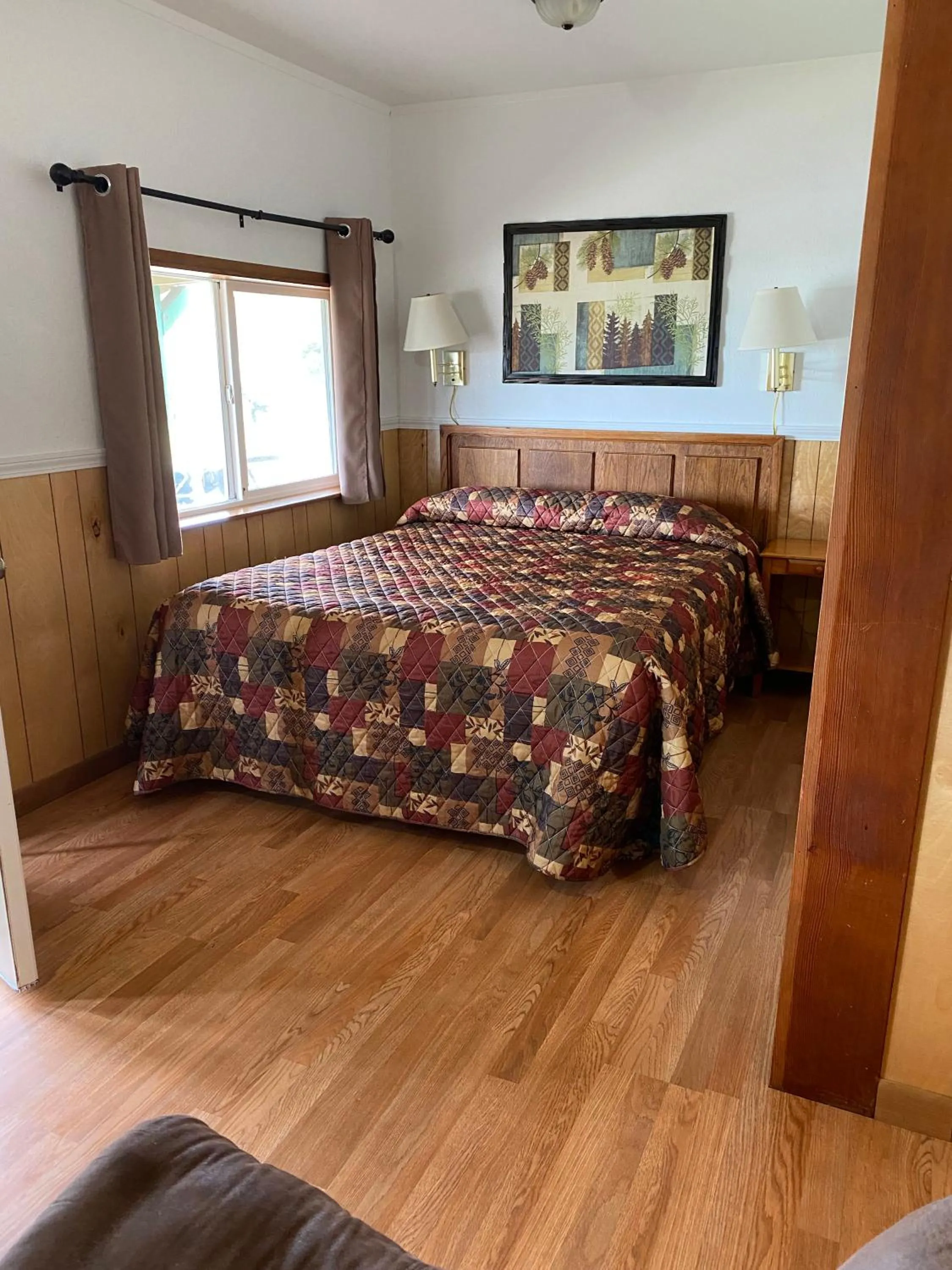 Bedroom, Bed in Oceanside Ocean Front Cabins