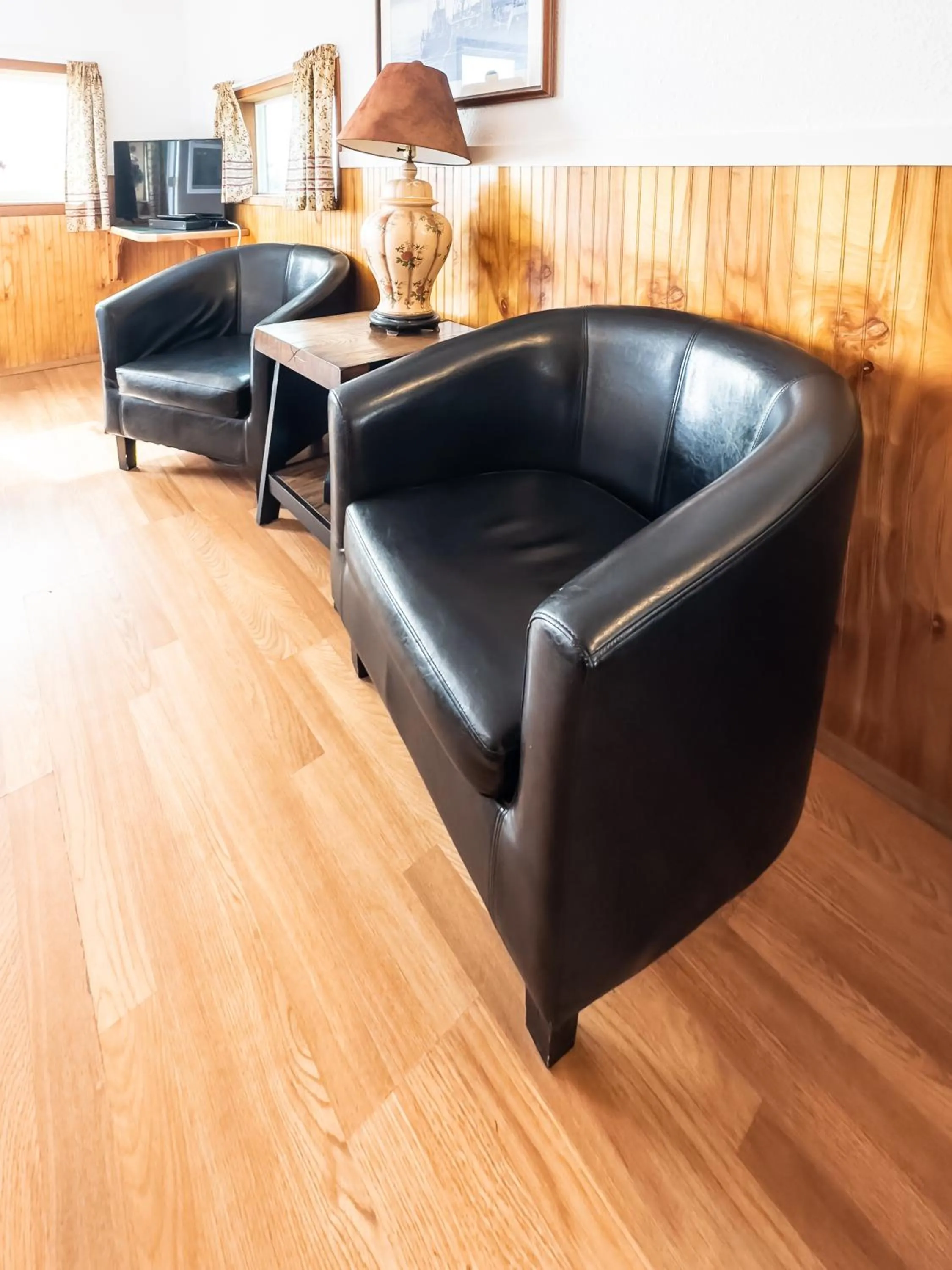 Living room in Oceanside Ocean Front Cabins