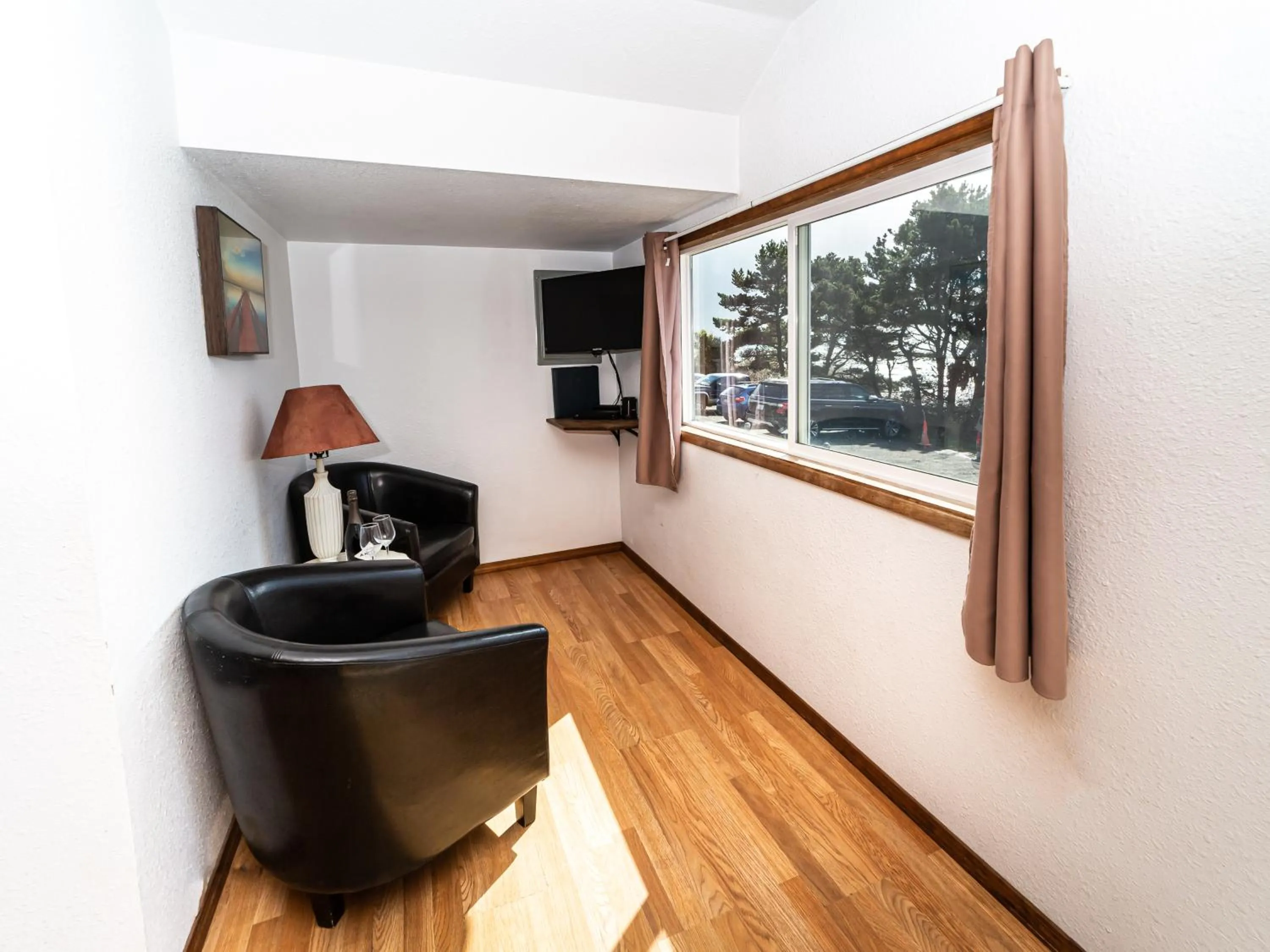 Living room in Oceanside Ocean Front Cabins